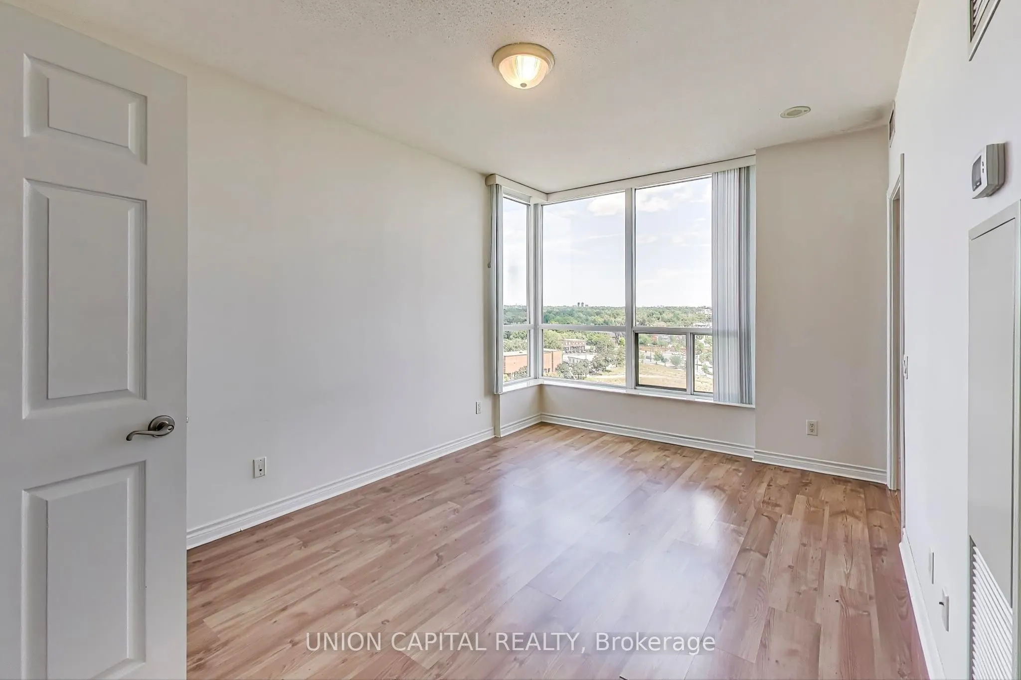 5229 Dundas Street W, #1104
