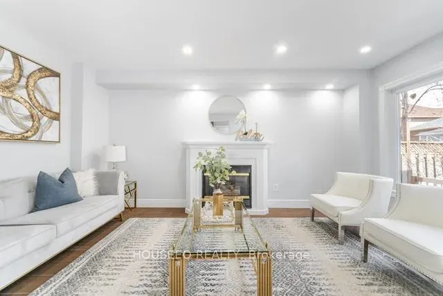 23 Fenflower Court