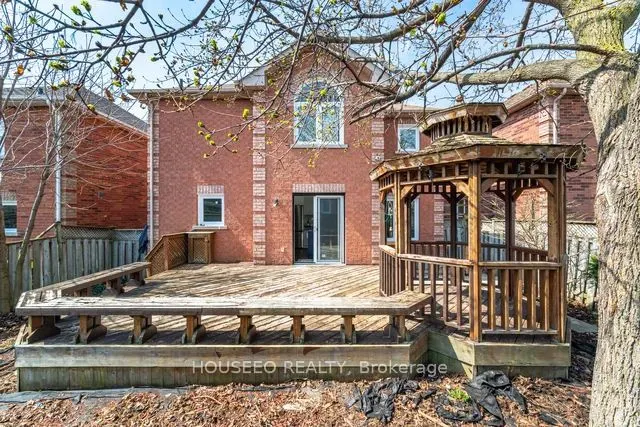 23 Fenflower Court