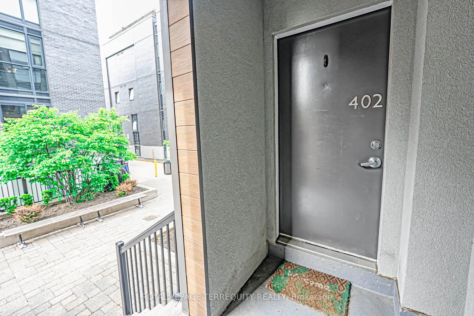 15 Sousa Mendes Street, #402