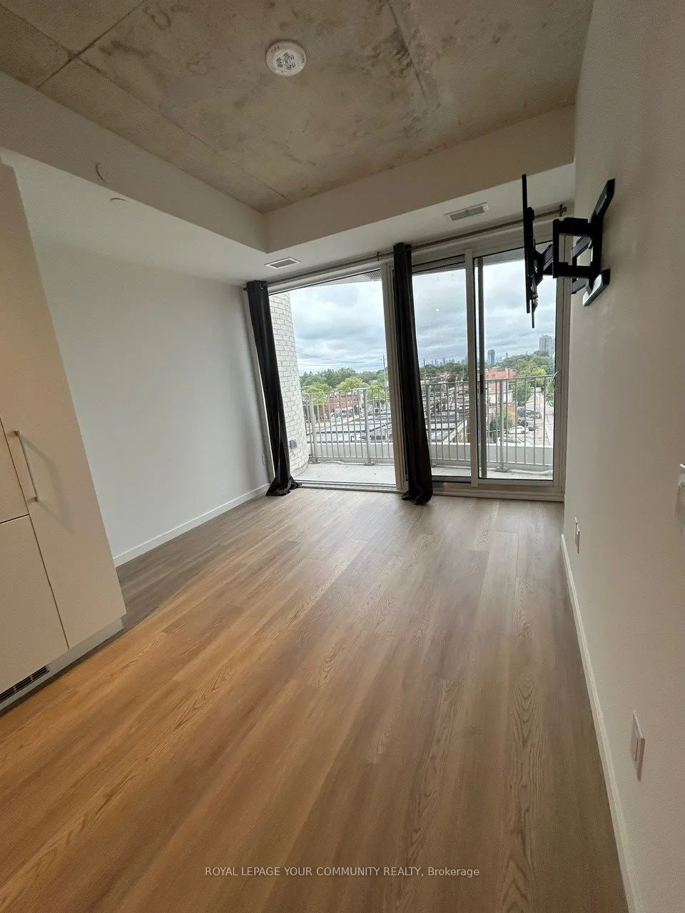 689 The Queensway, #424
