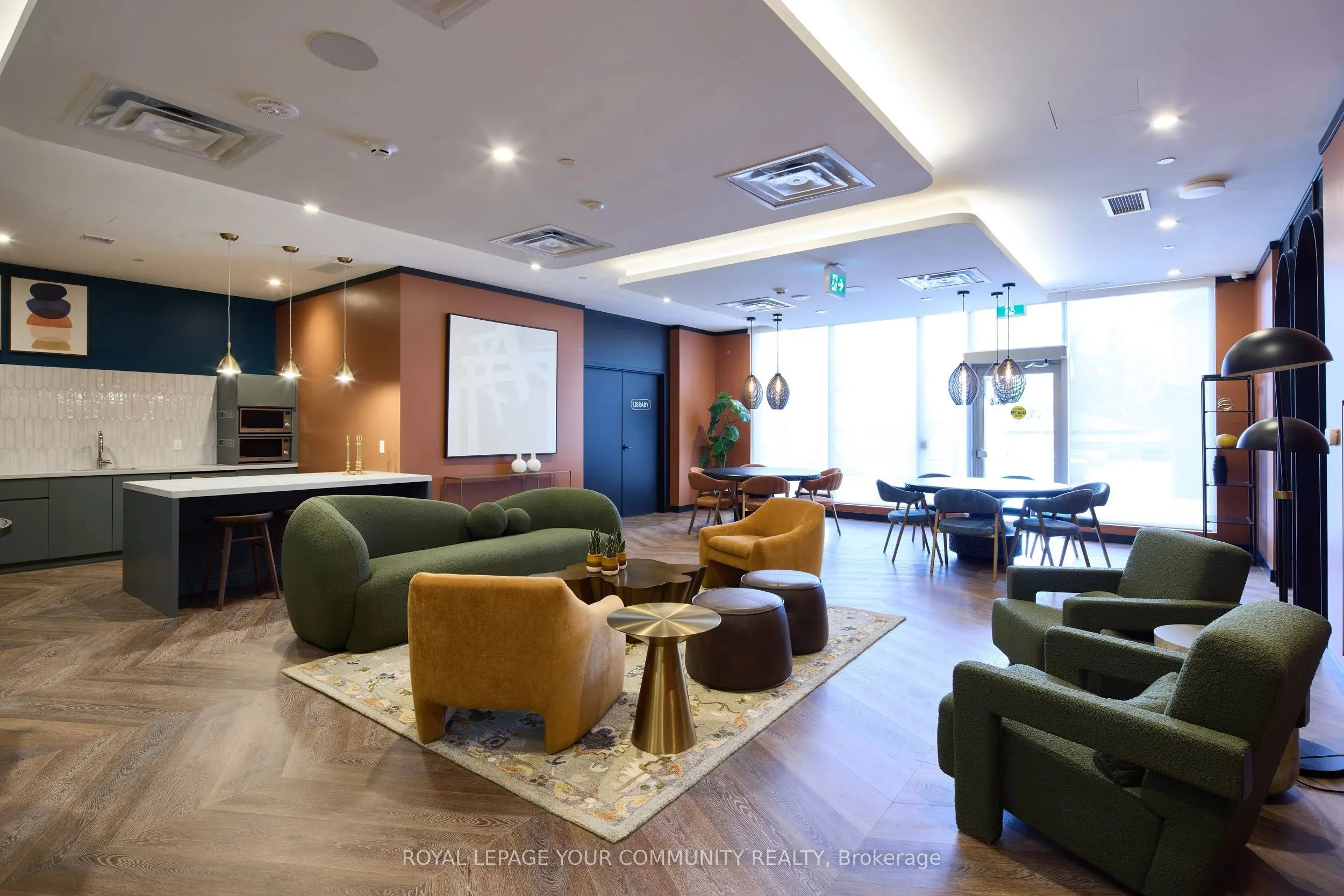 689 The Queensway, #424