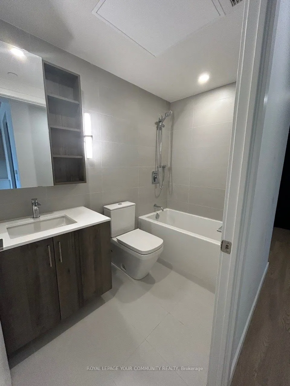 689 The Queensway, #424