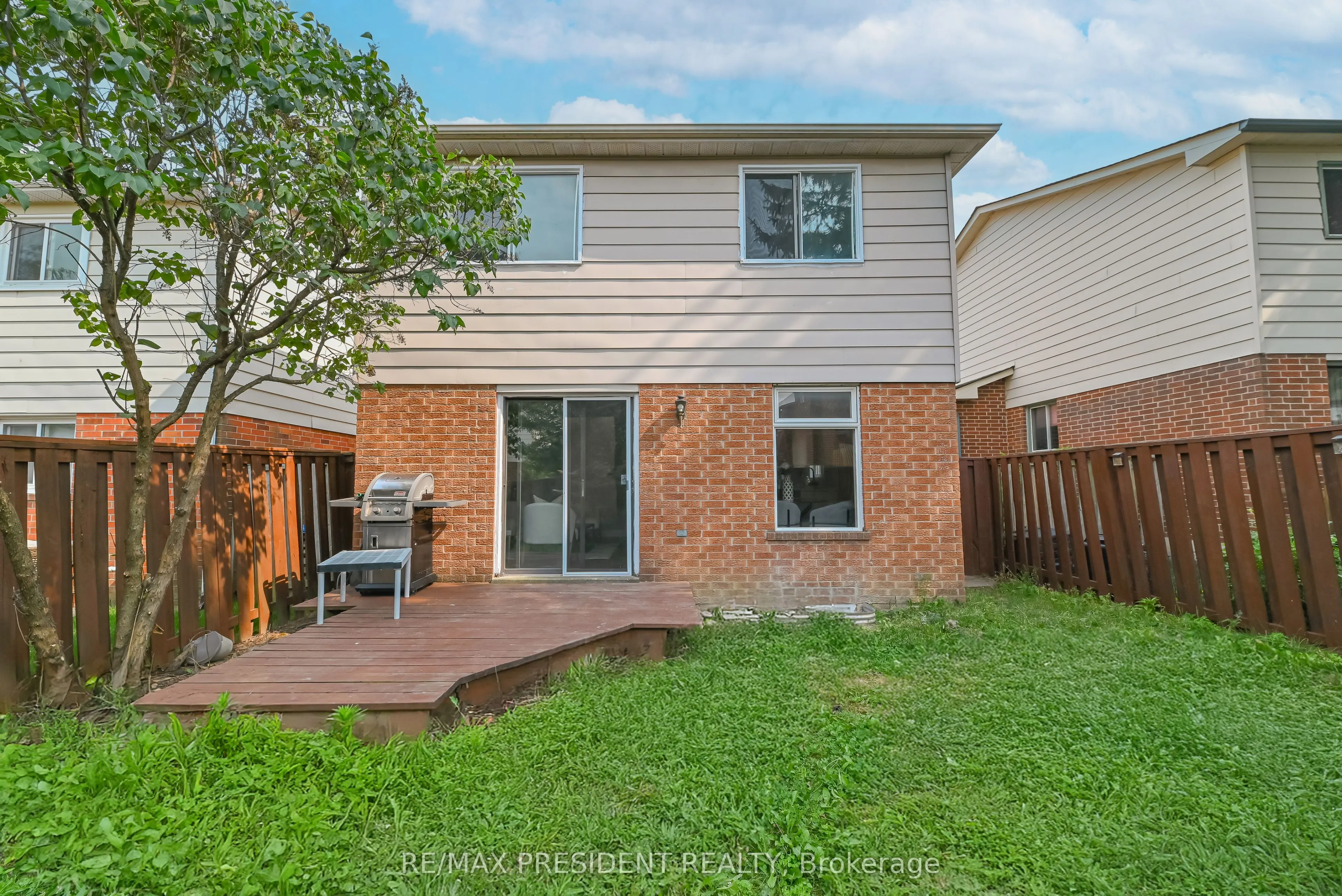 4 Lawnview Court