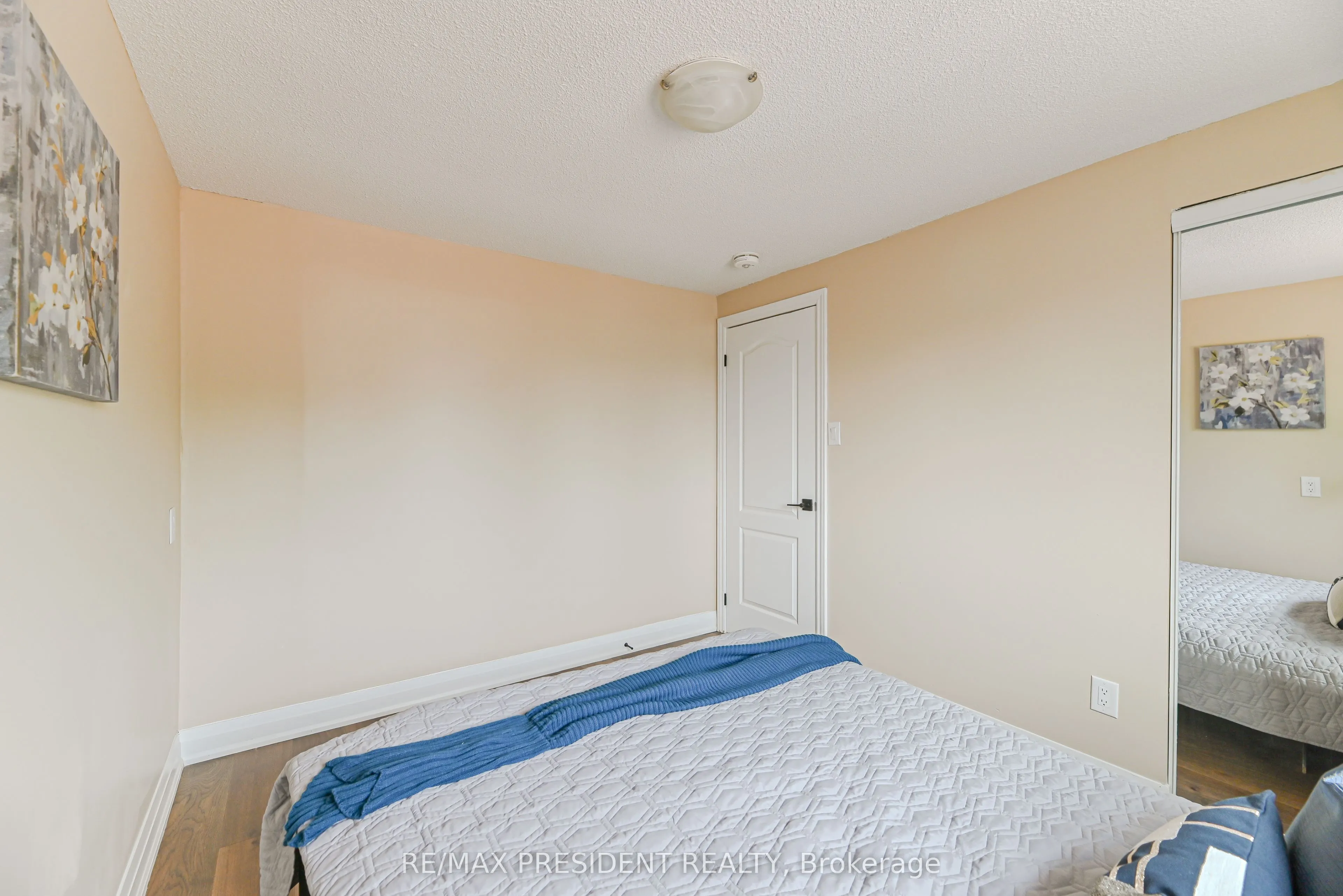 4 Lawnview Court