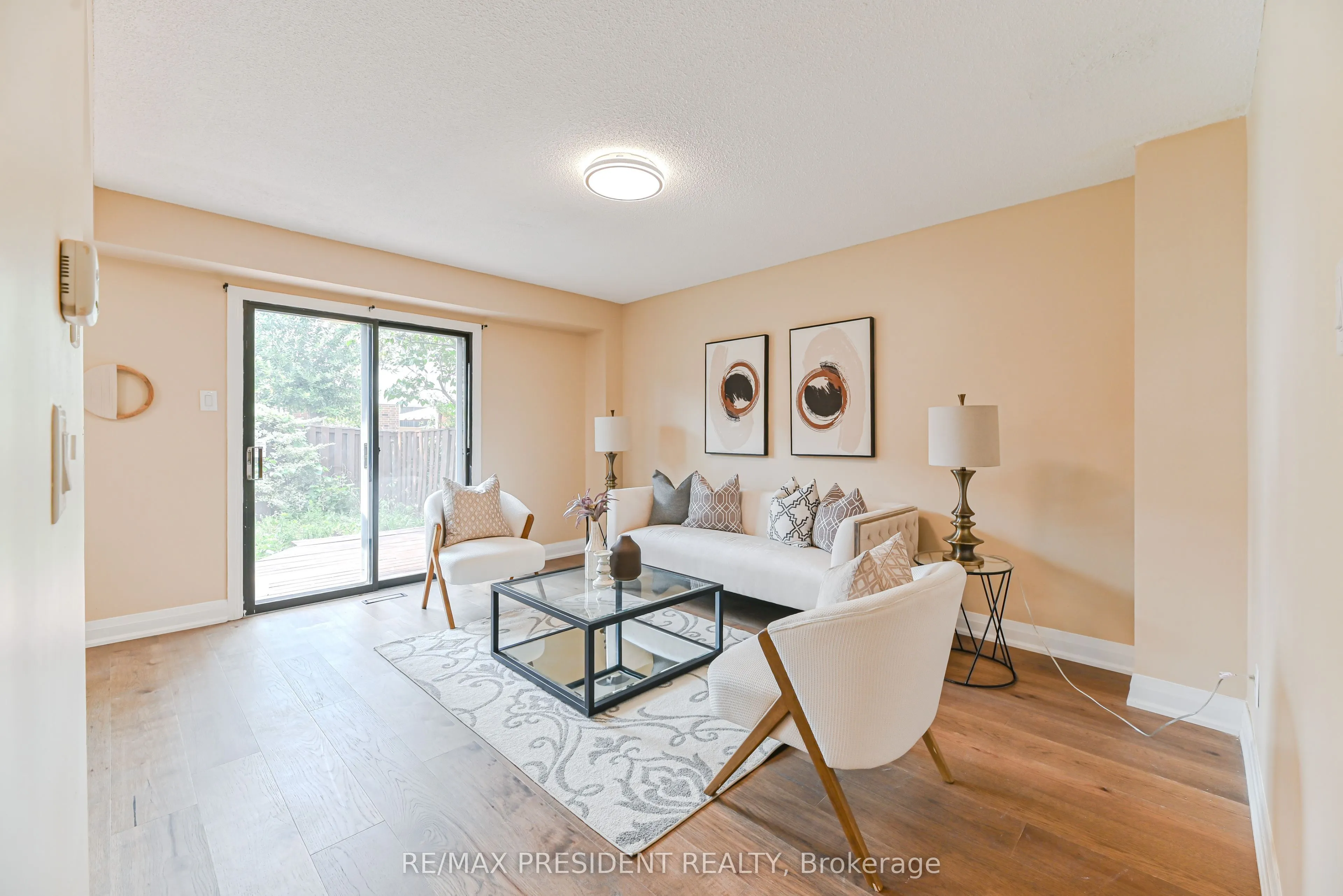 4 Lawnview Court