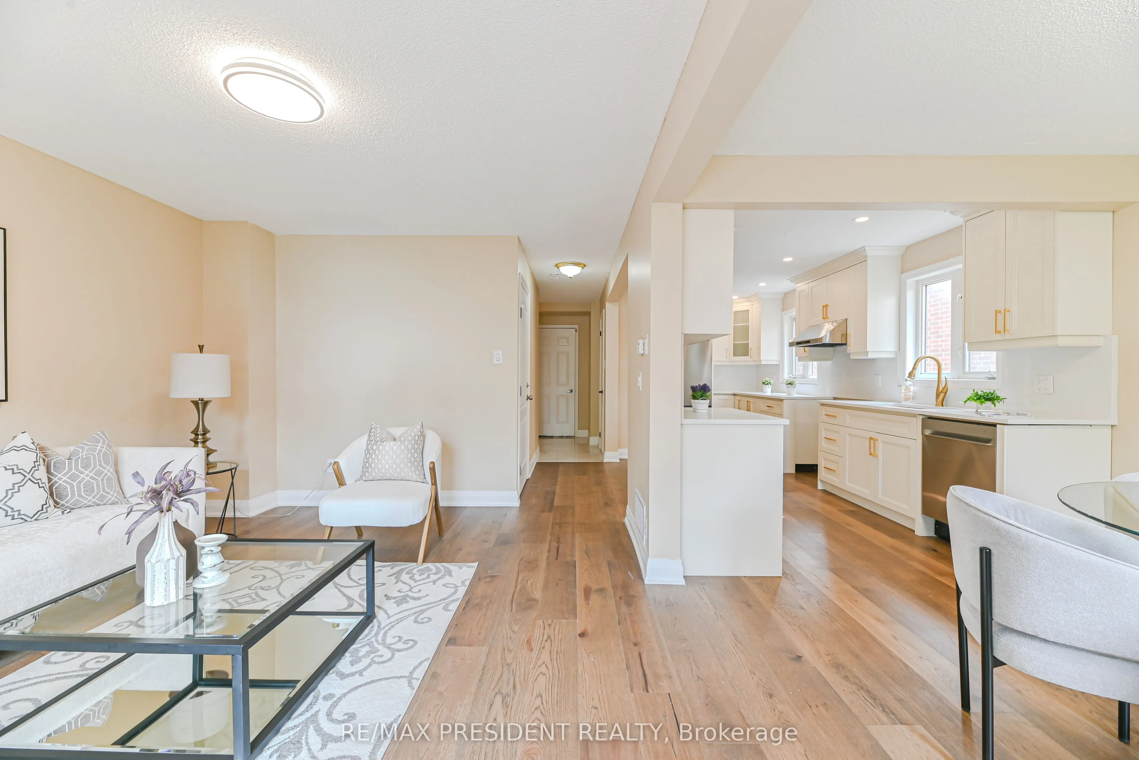 4 Lawnview Court