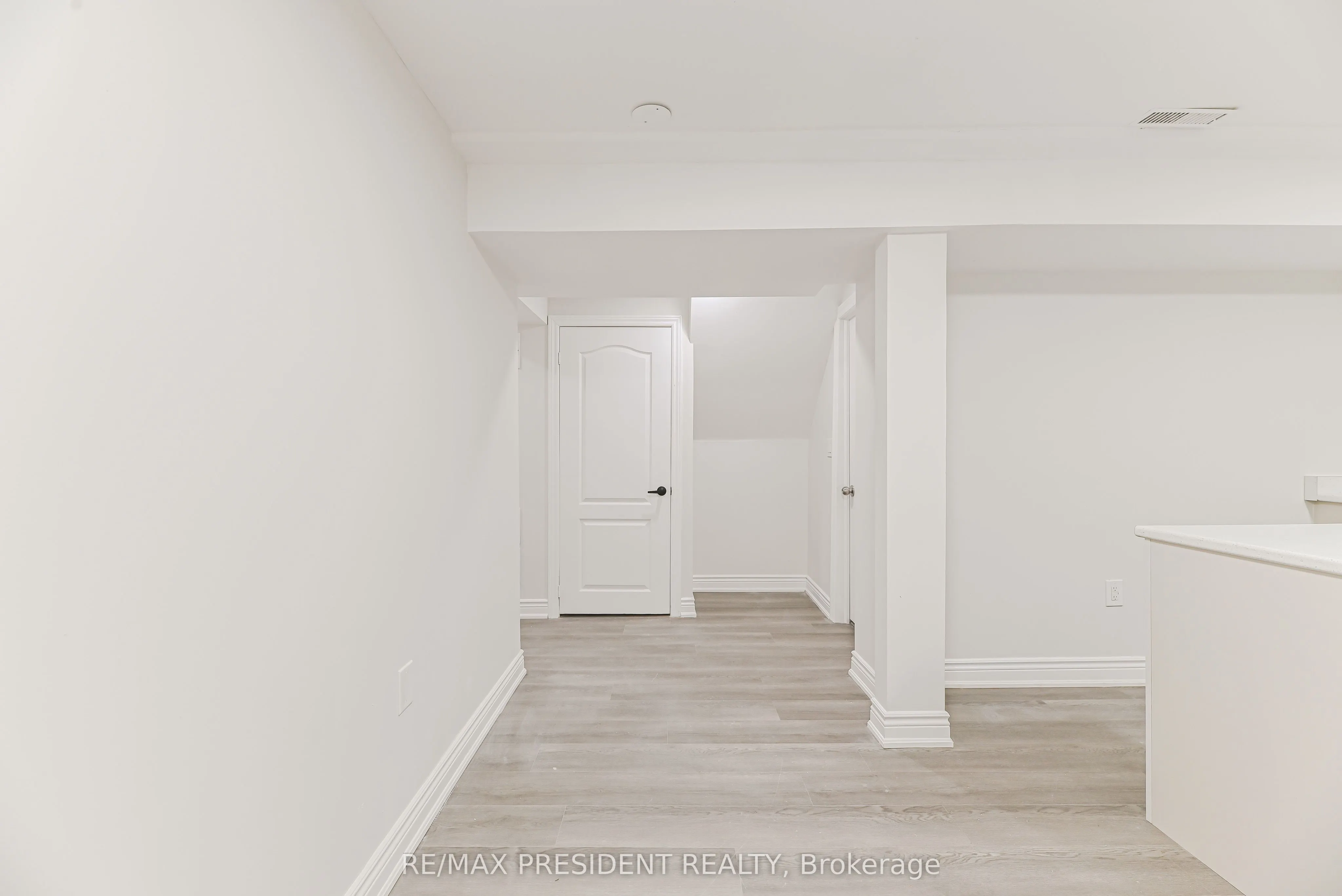 4 Lawnview Court