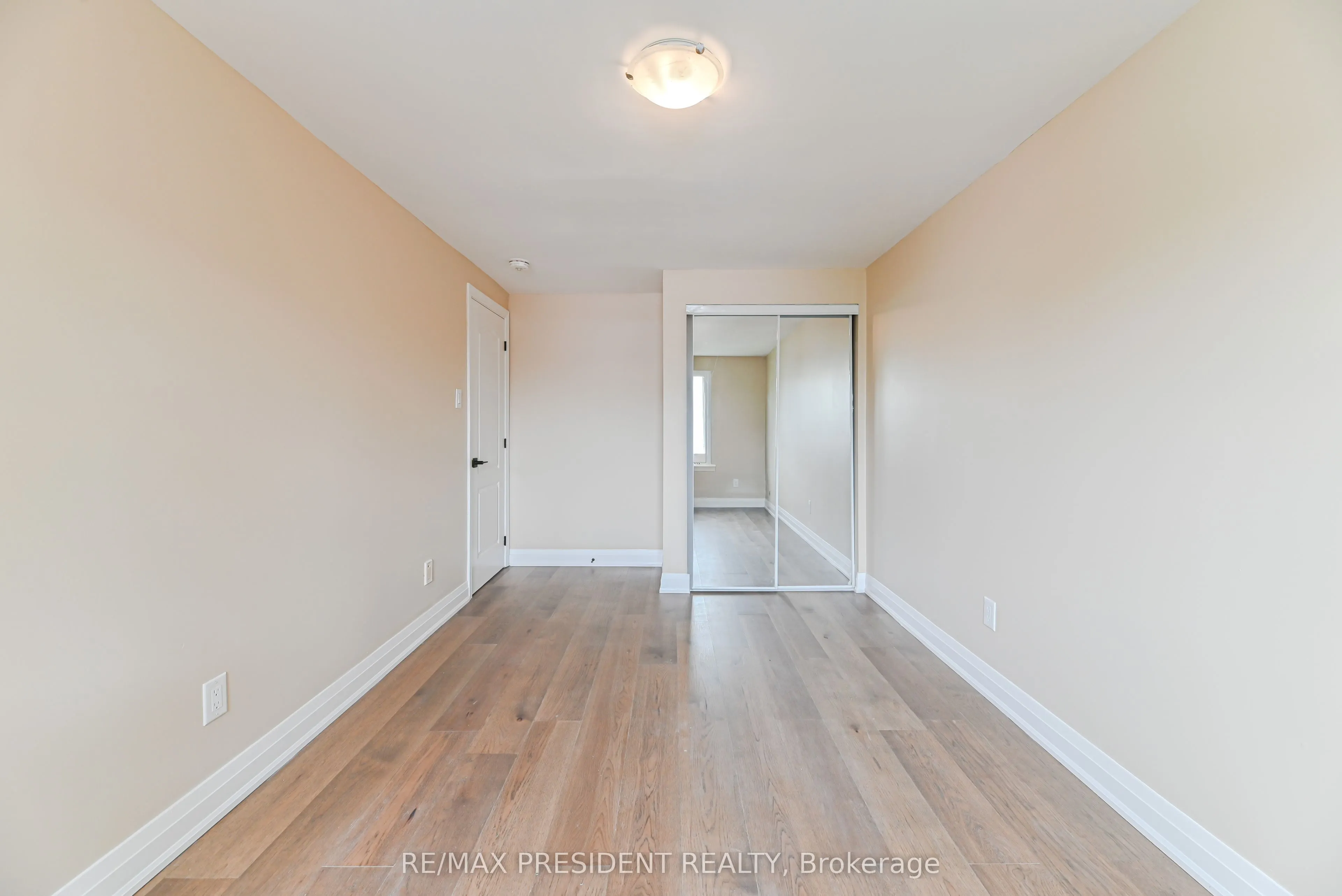4 Lawnview Court