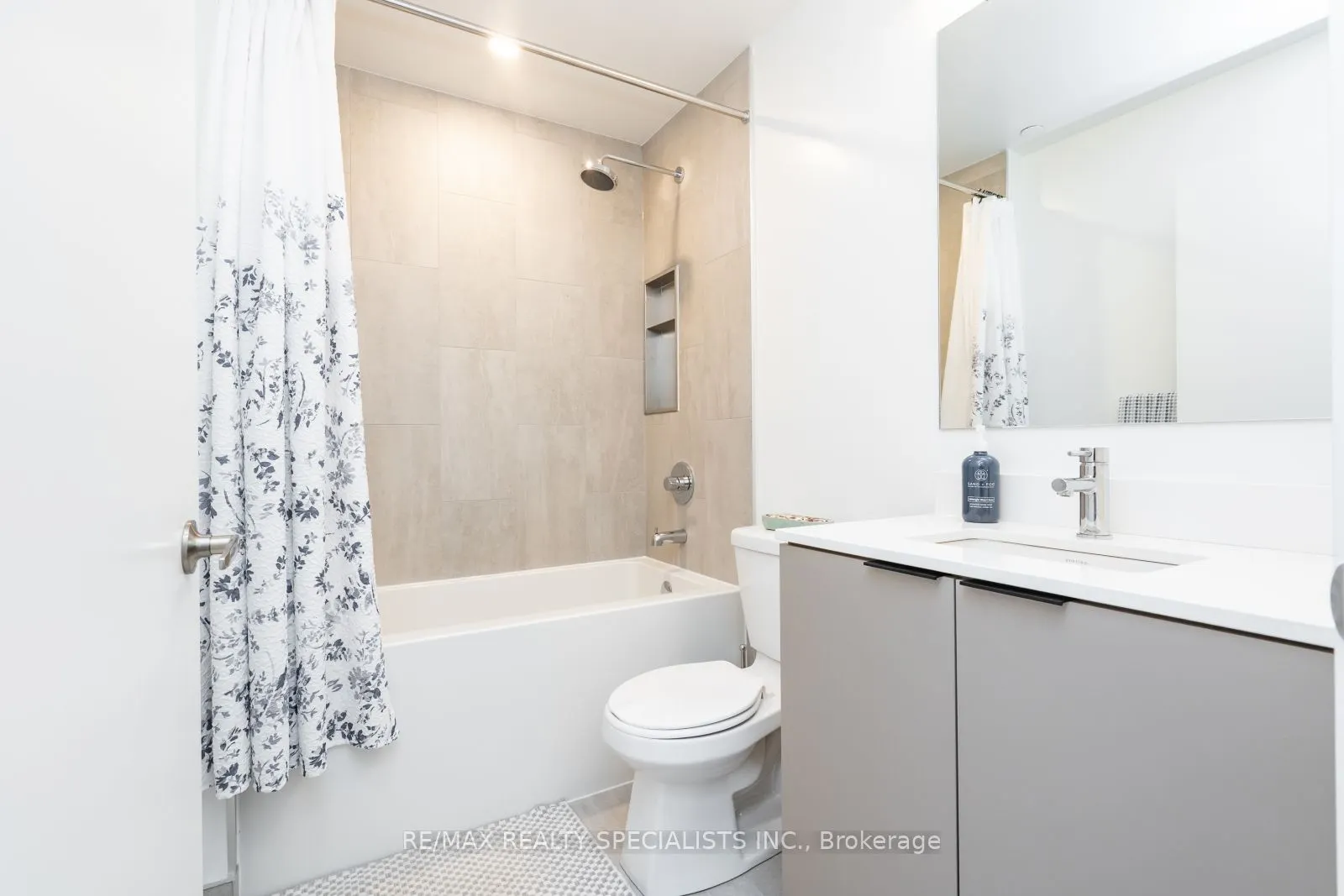 2485 Eglinton Avenue W, #716
