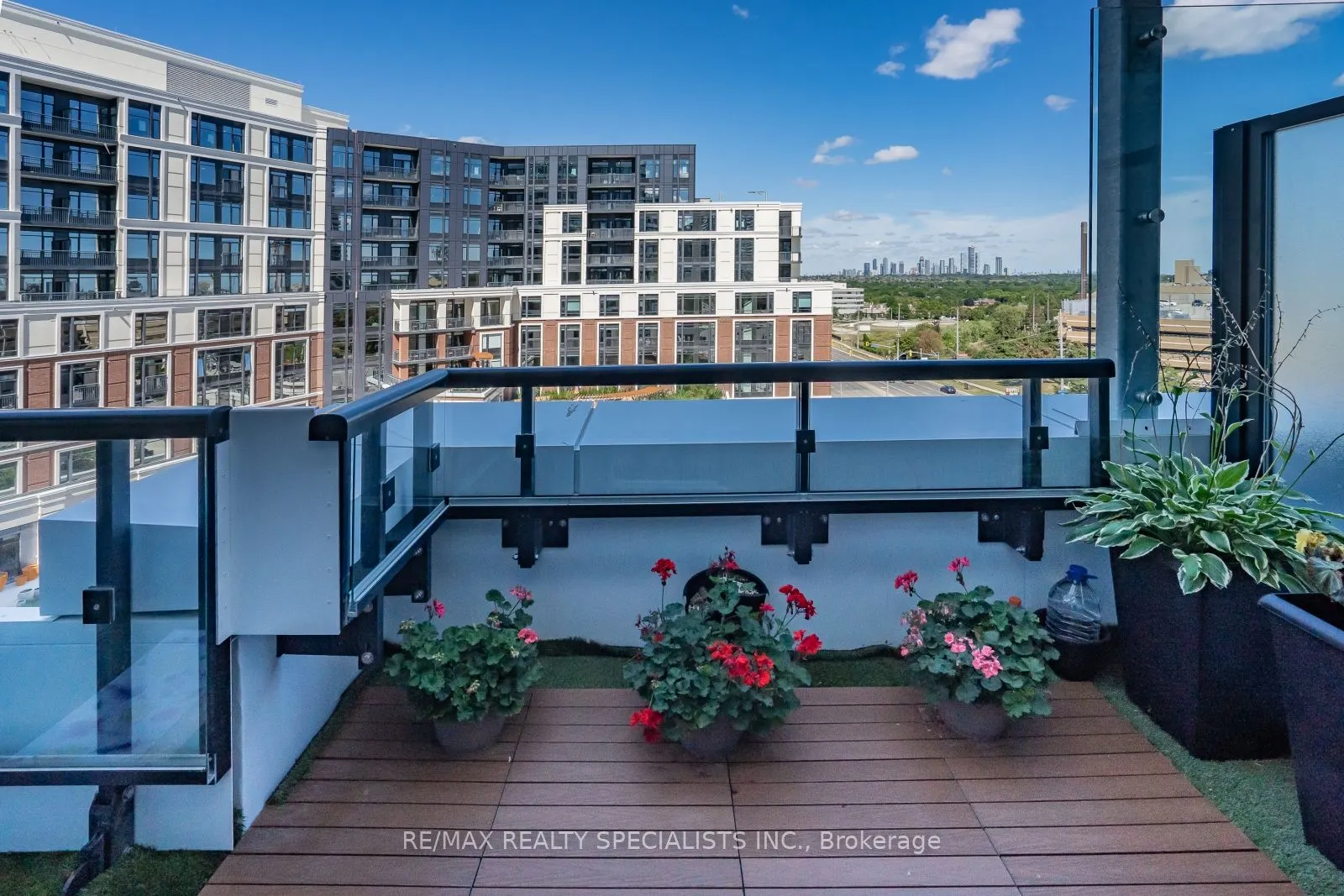2485 Eglinton Avenue W, #716