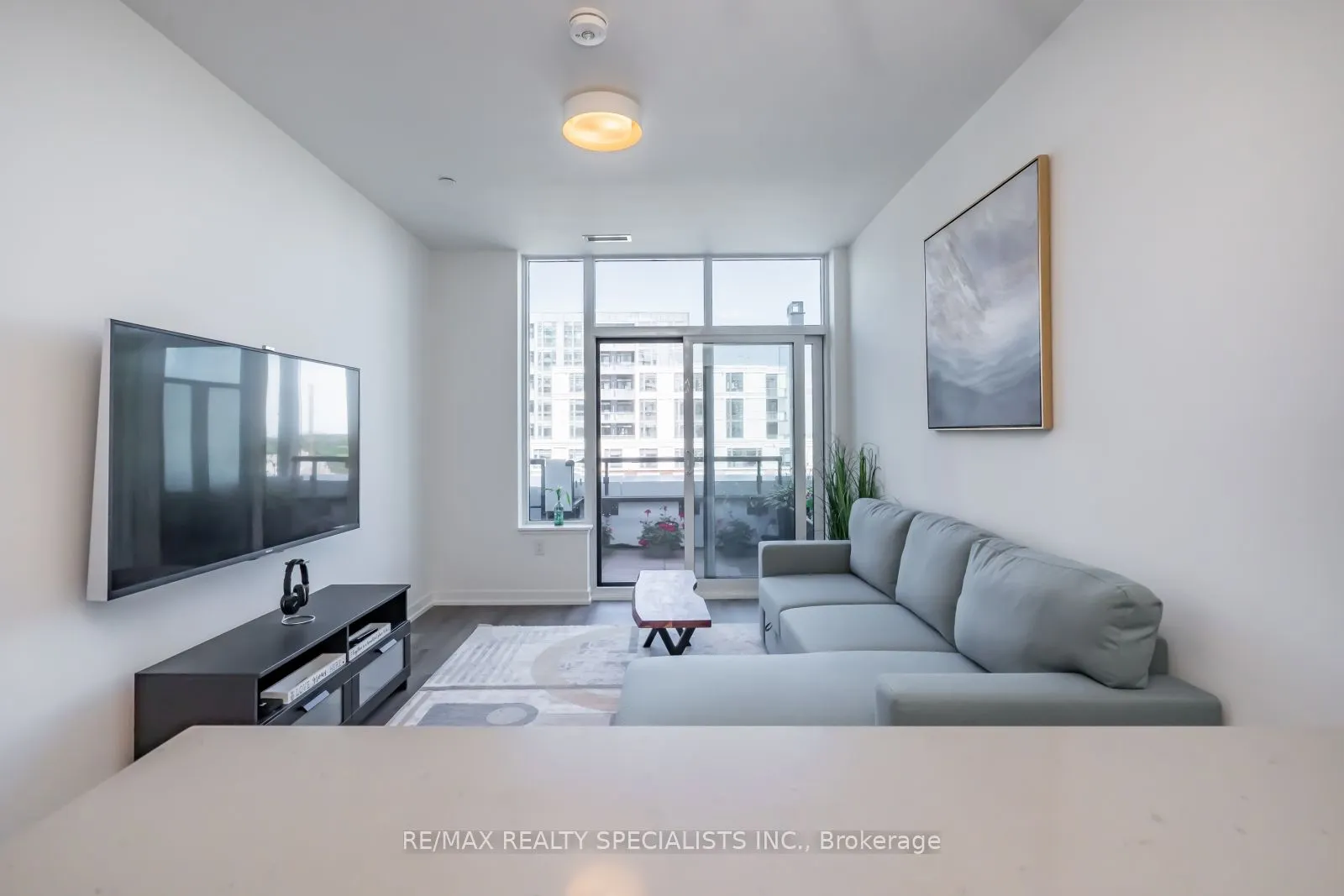2485 Eglinton Avenue W, #716