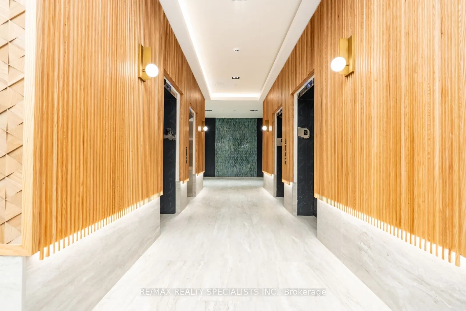 2485 Eglinton Avenue W, #716