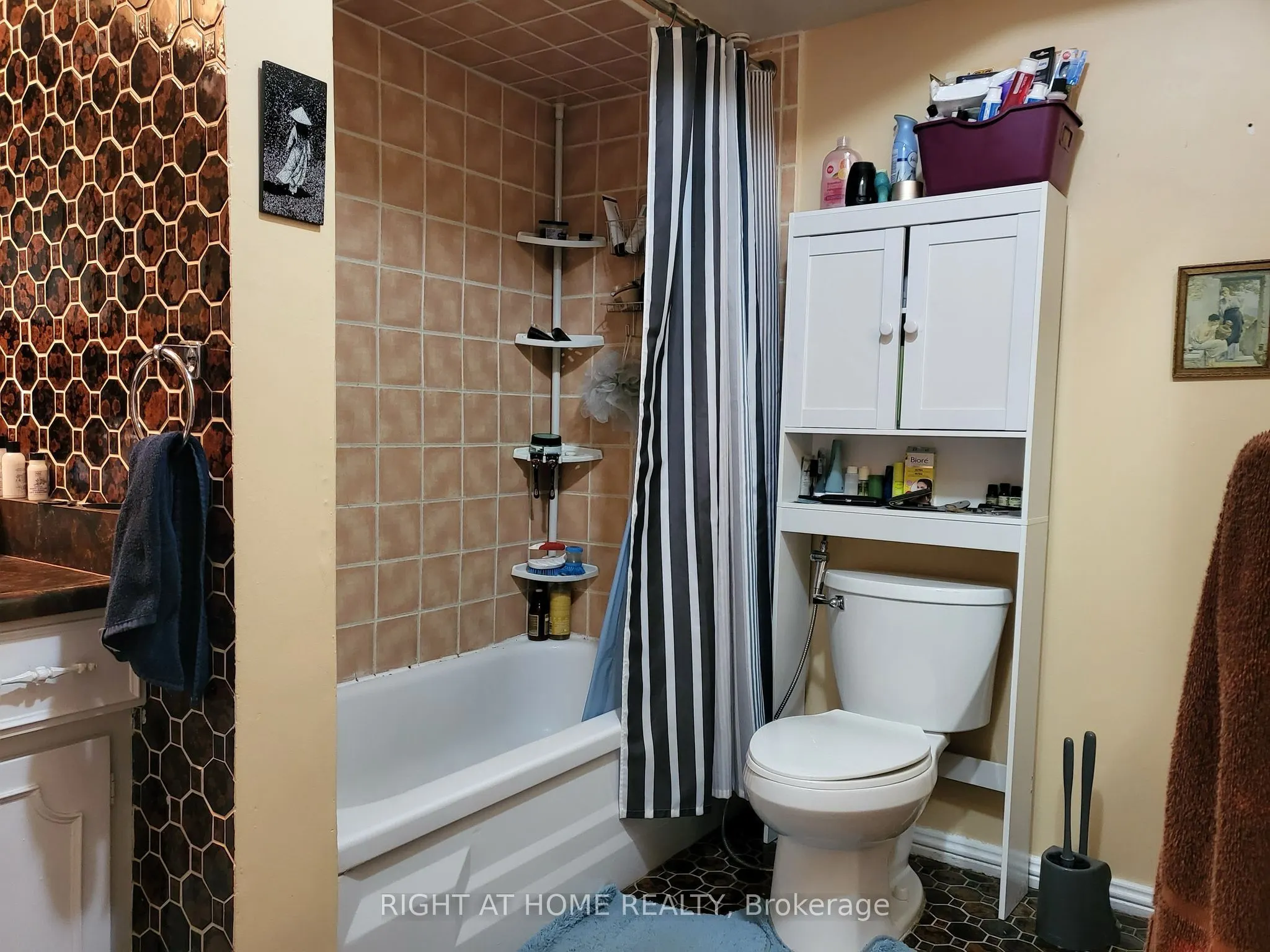 2123 Lawrence Avenue W, ##1