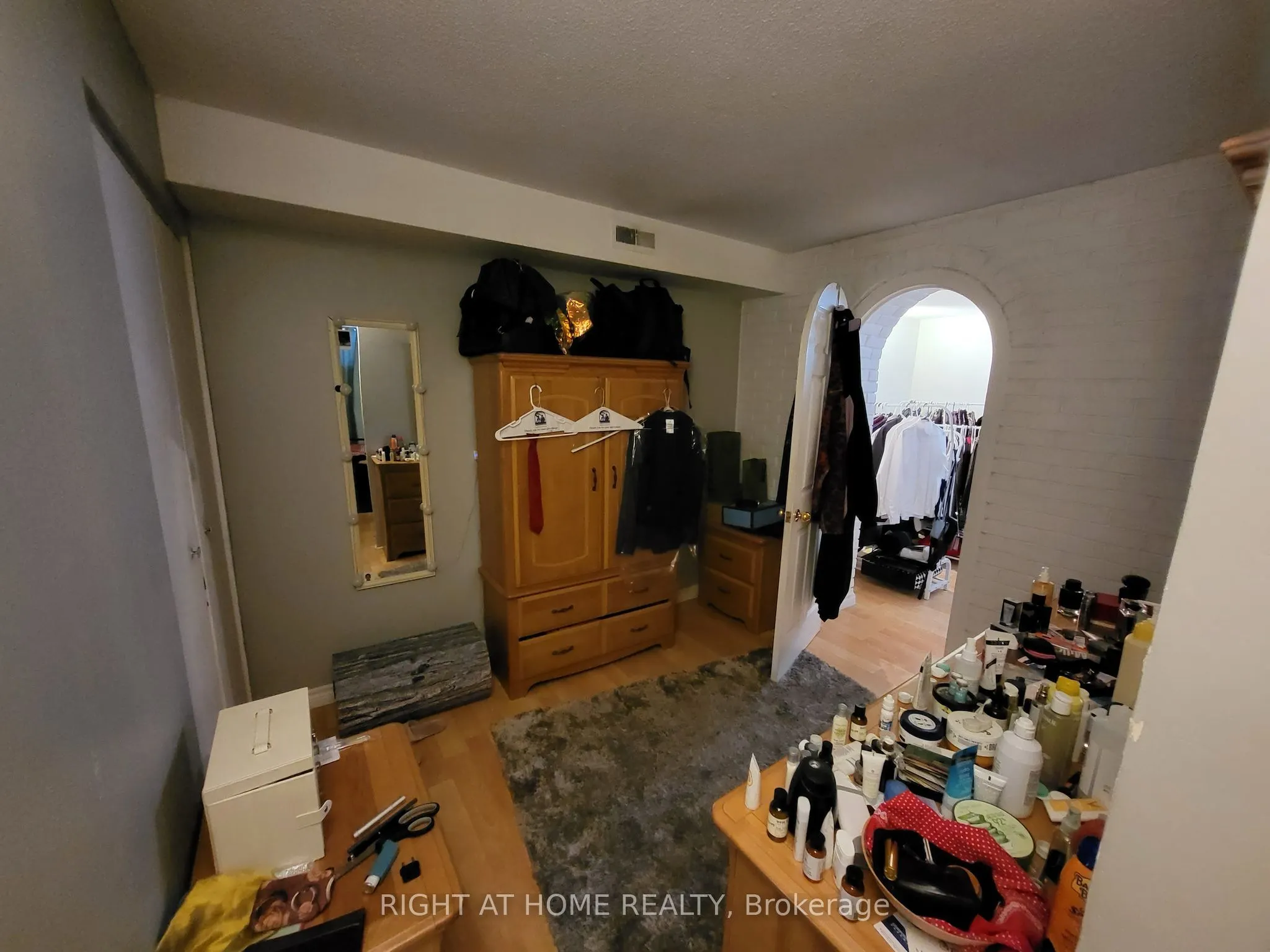 2123 Lawrence Avenue W, ##1