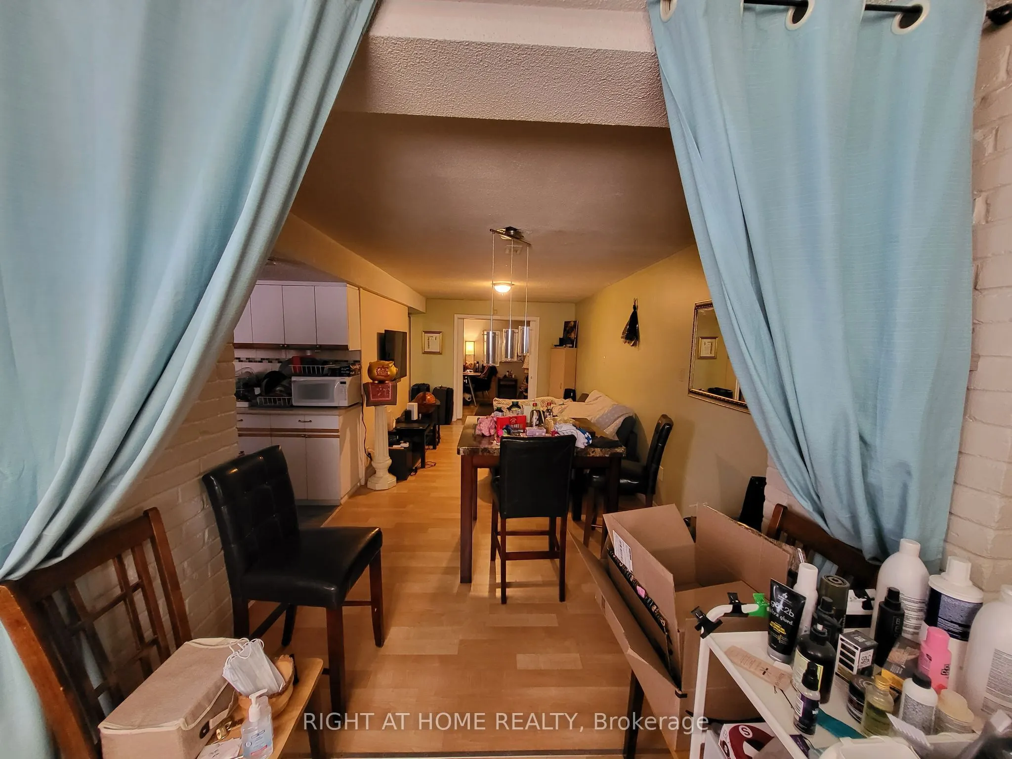 2123 Lawrence Avenue W, ##1