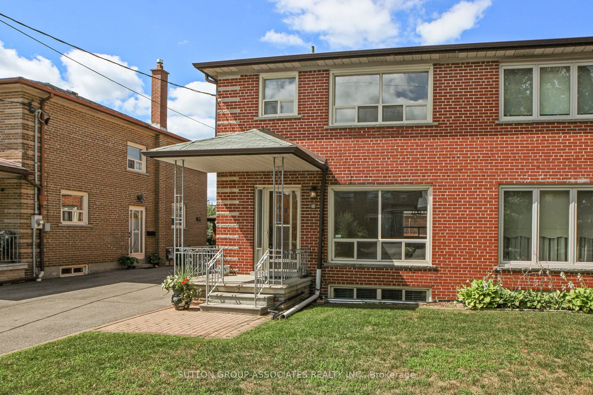 22 Woodenhill Court