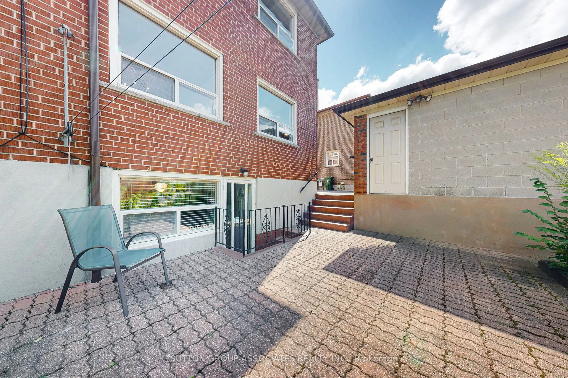 22 Woodenhill Court