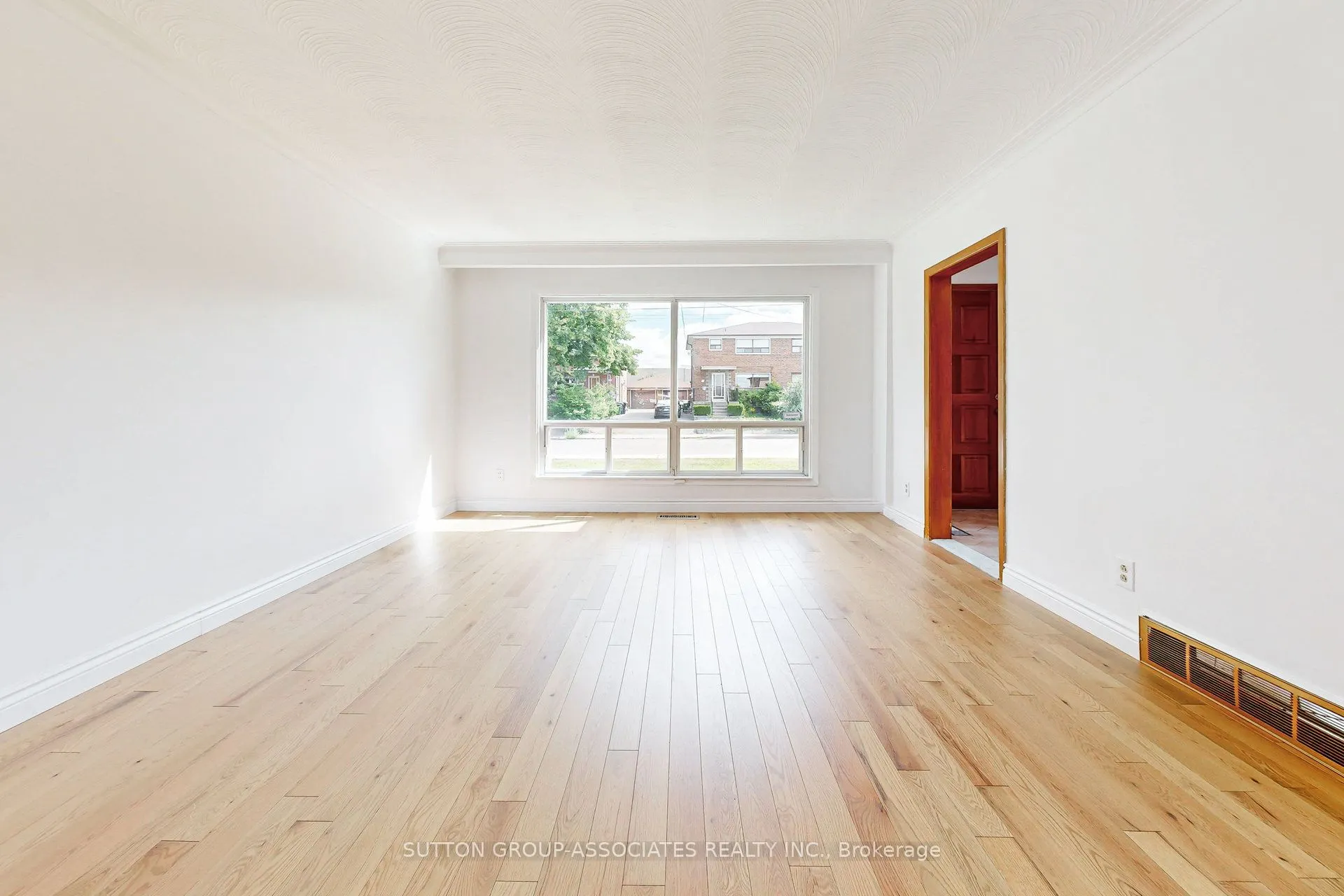 22 Woodenhill Court