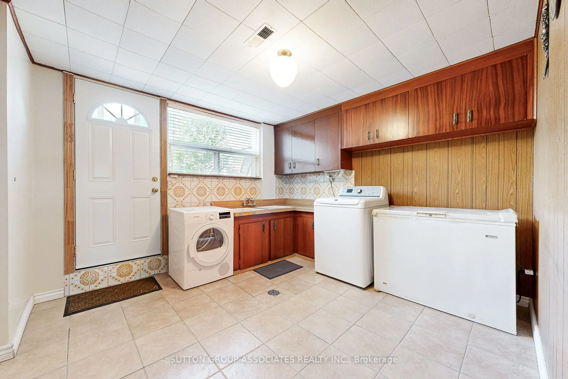 22 Woodenhill Court