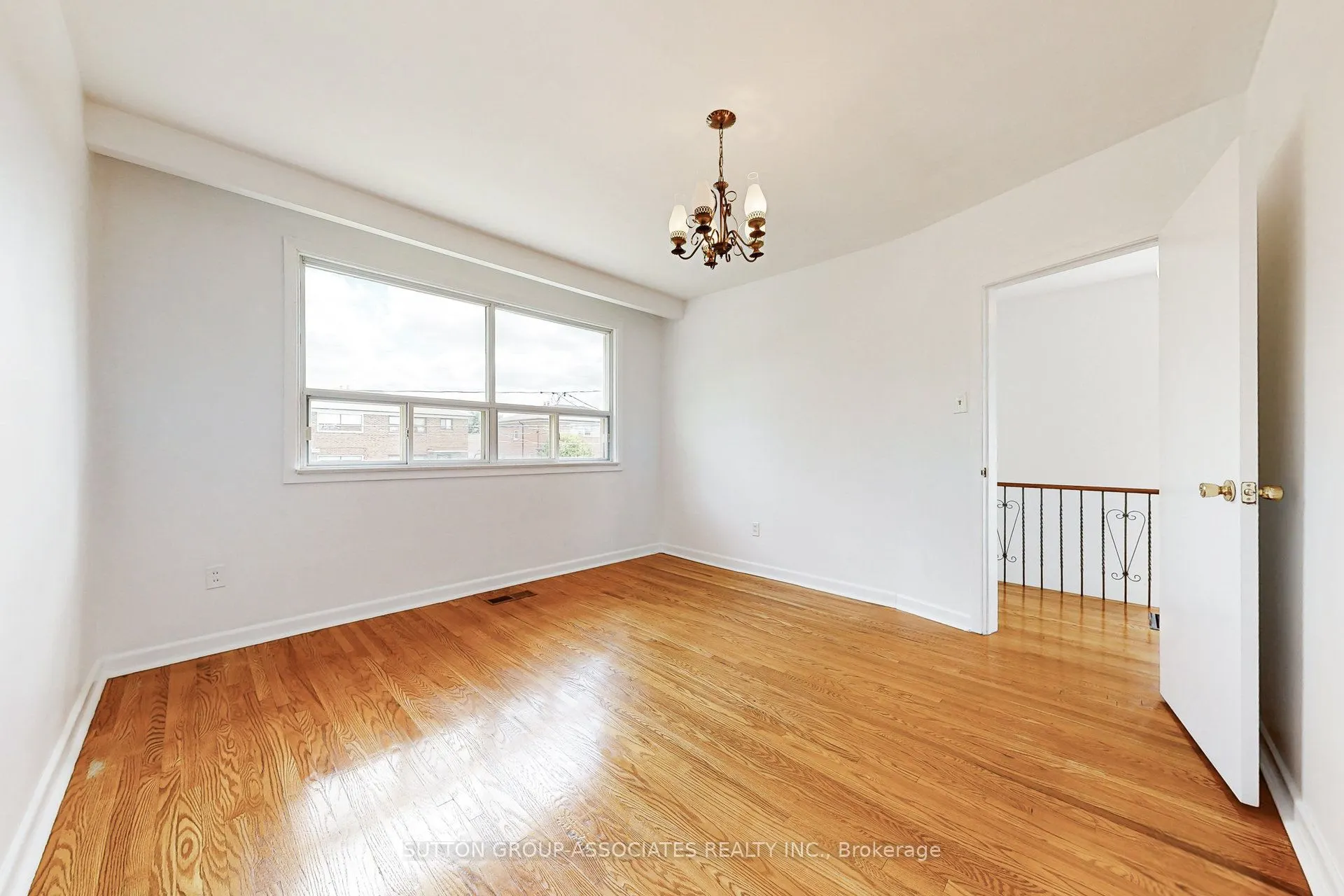 22 Woodenhill Court