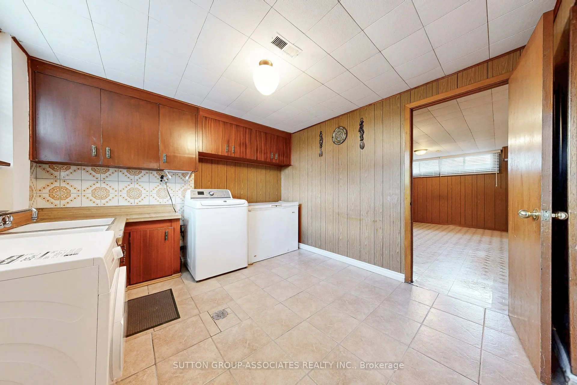 22 Woodenhill Court