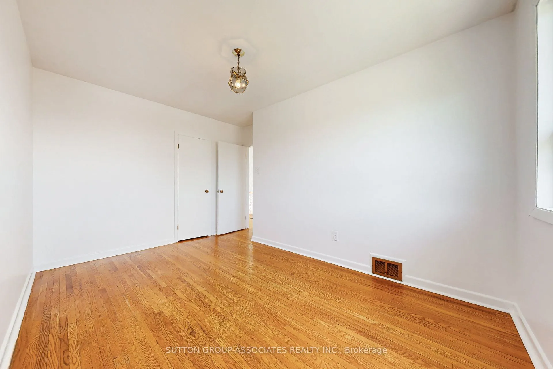 22 Woodenhill Court