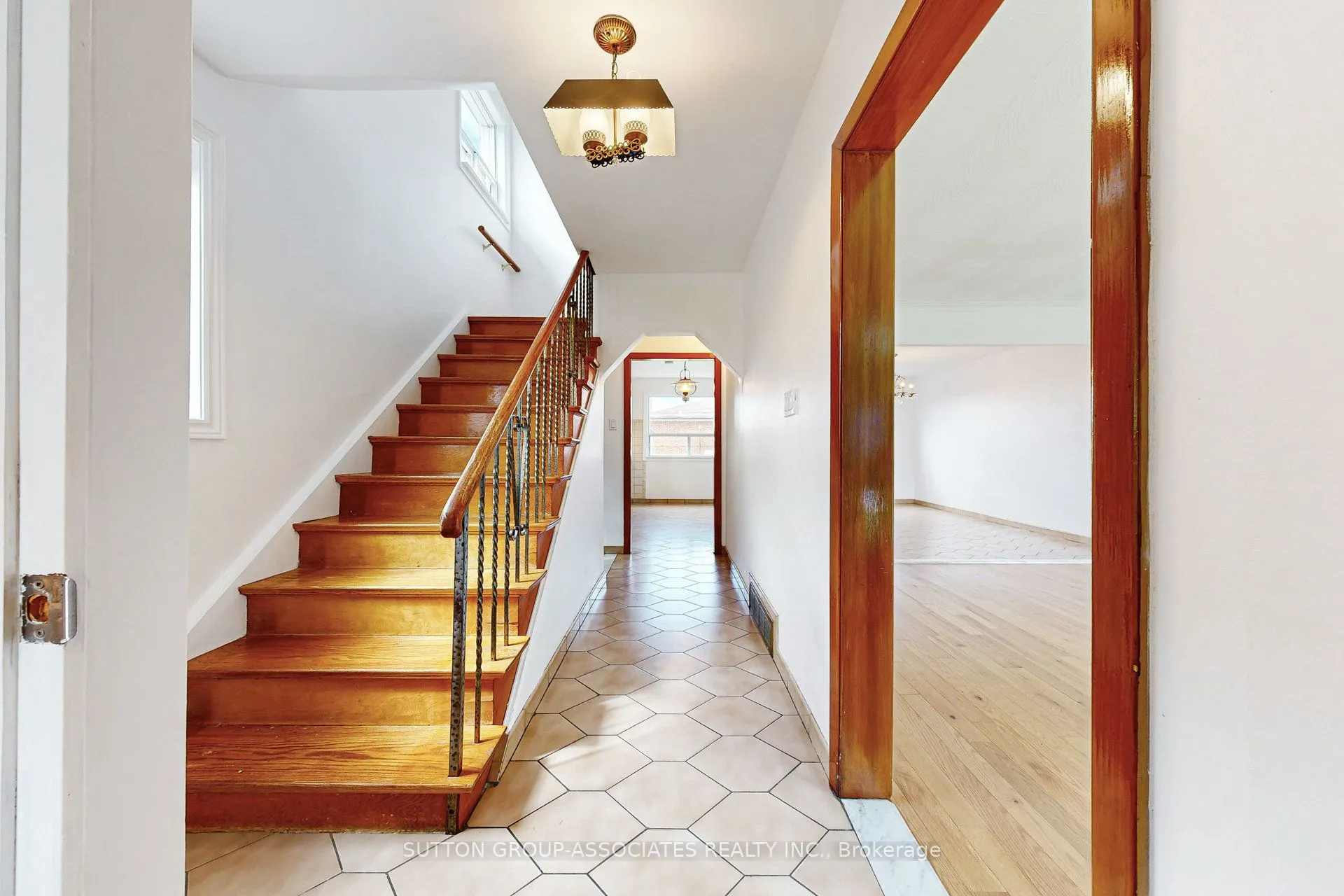 22 Woodenhill Court