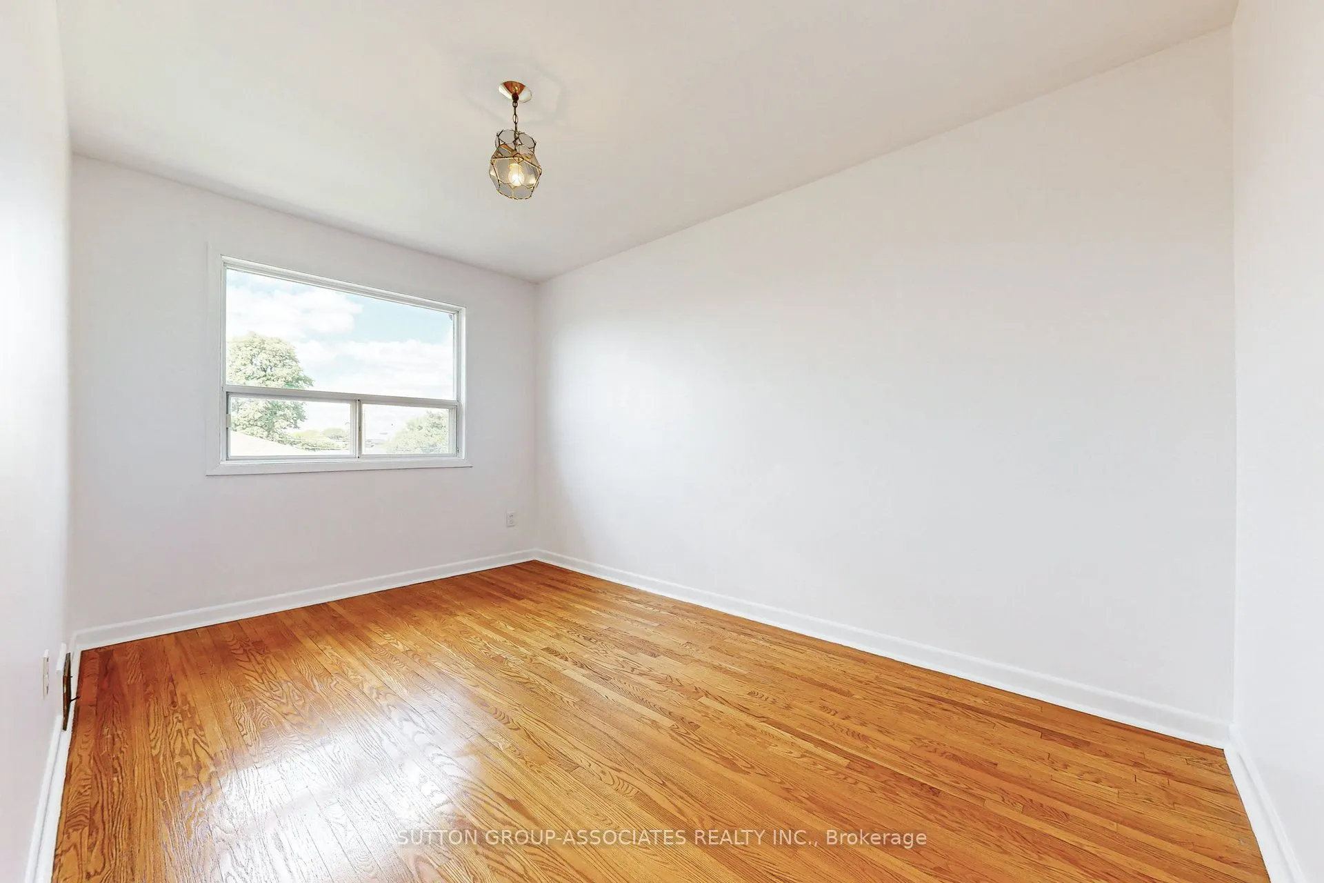 22 Woodenhill Court
