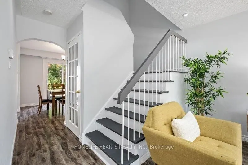120 Hansen Road N
