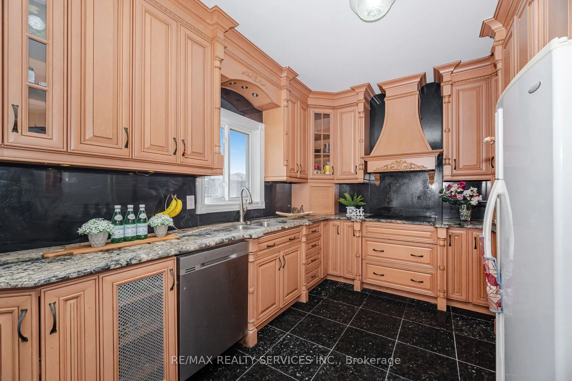 59 Hullen Crescent
