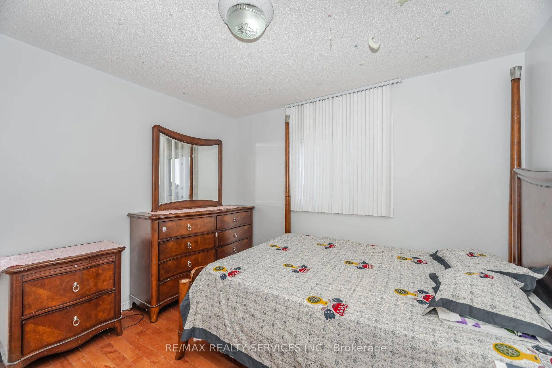 59 Hullen Crescent