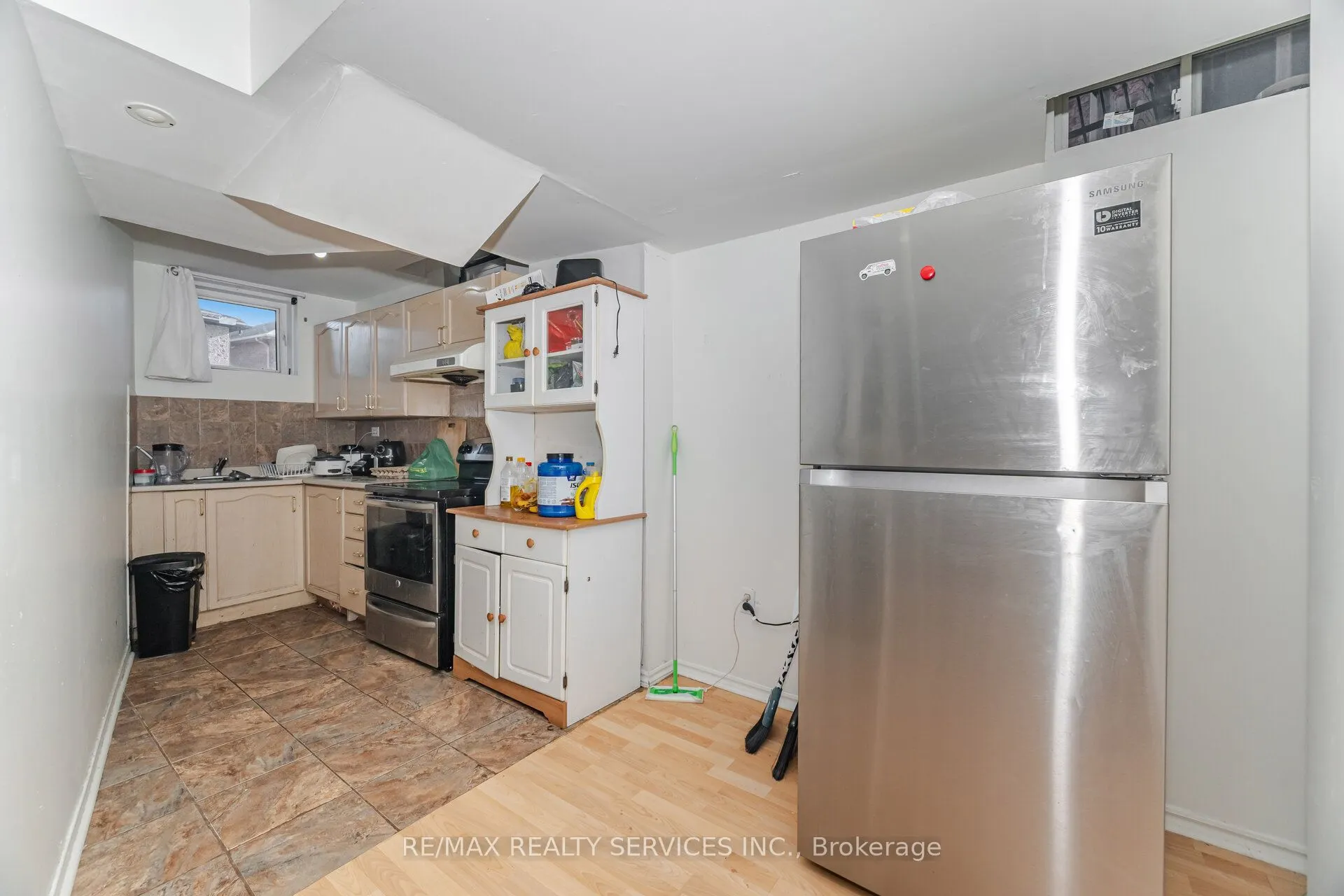 59 Hullen Crescent
