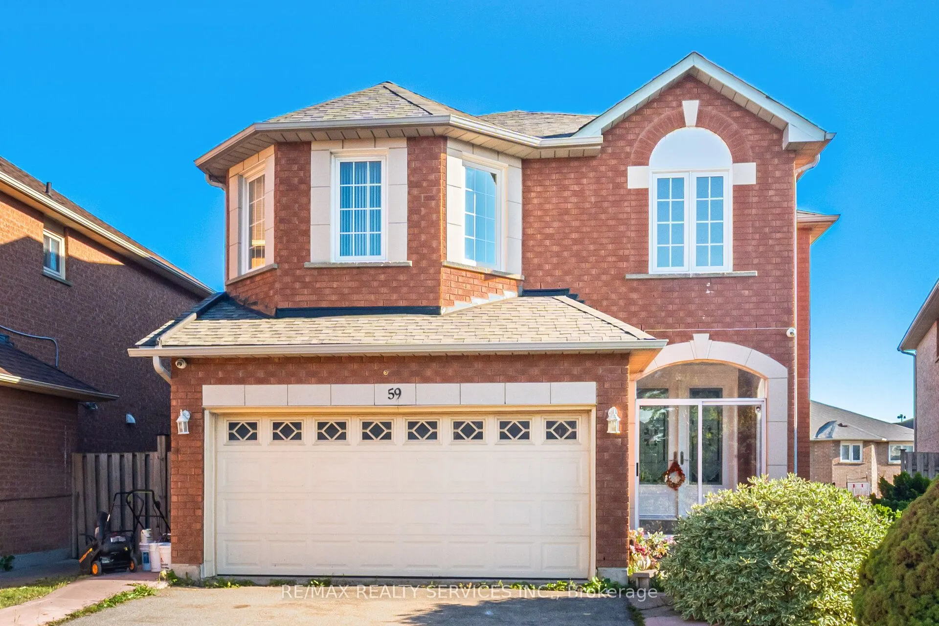 59 Hullen Crescent