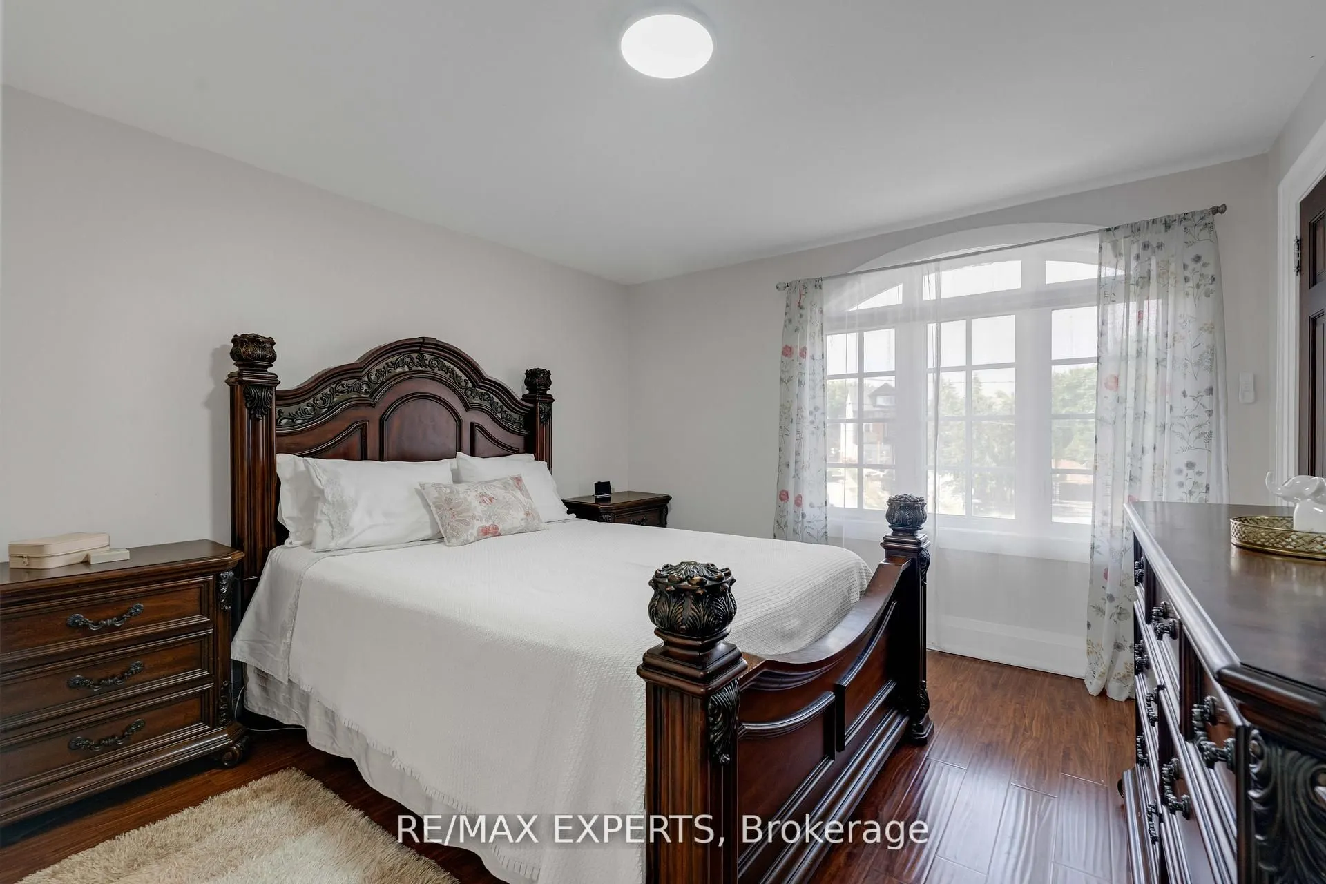 19 Kenora Crescent