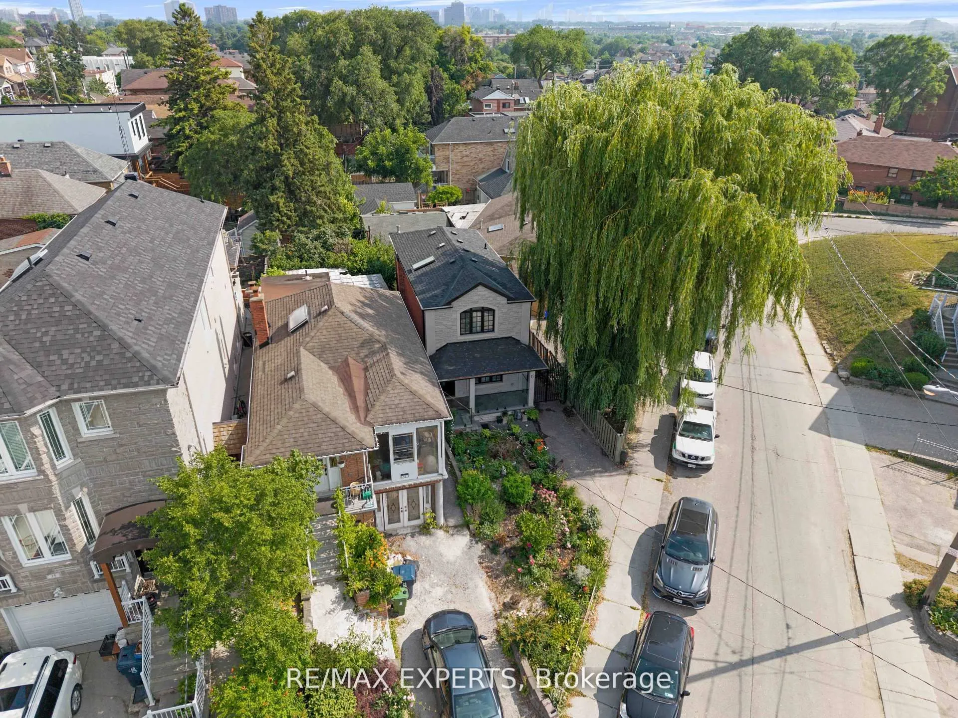 19 Kenora Crescent
