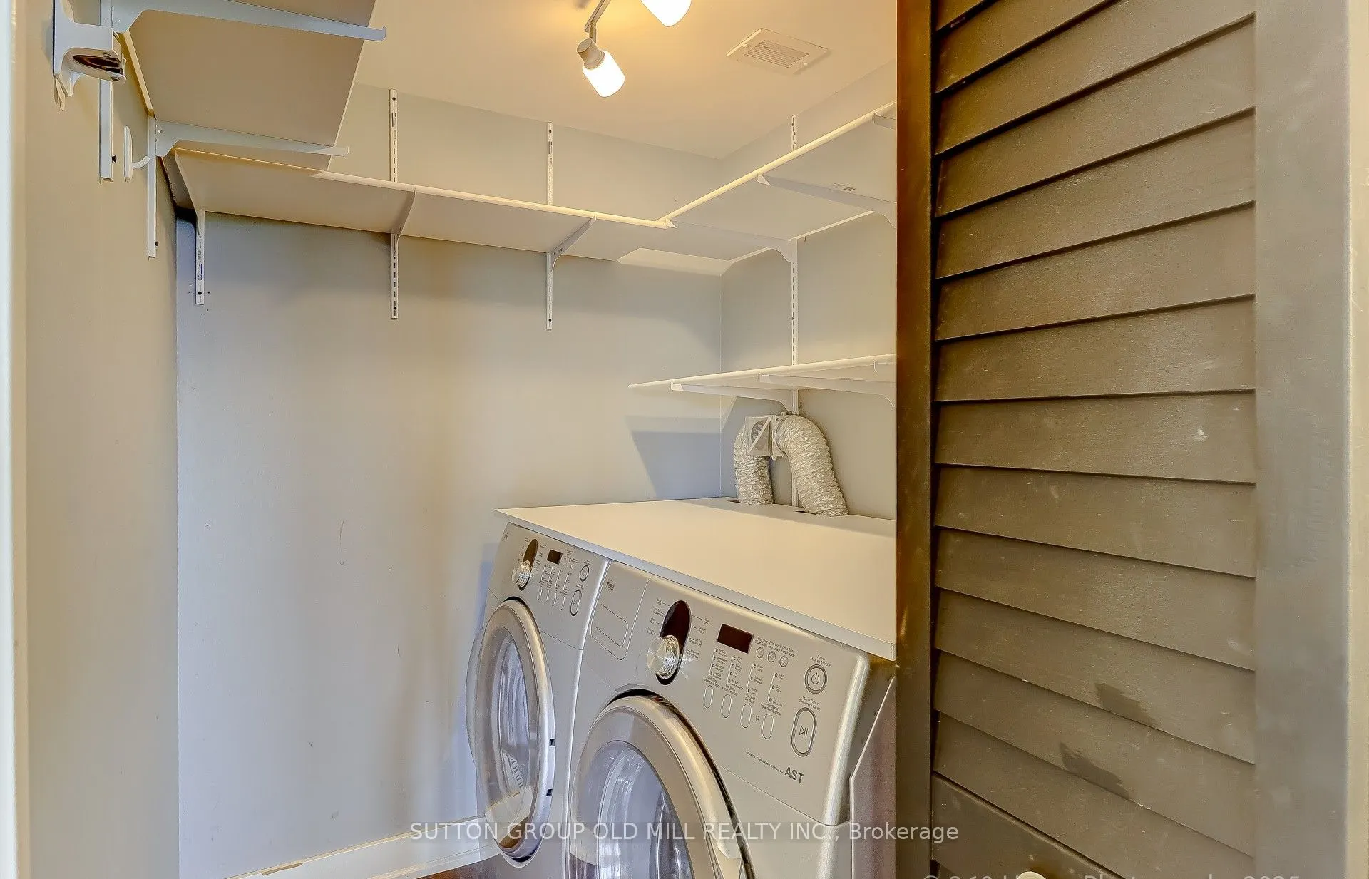 250 Scarlett Road N, #807