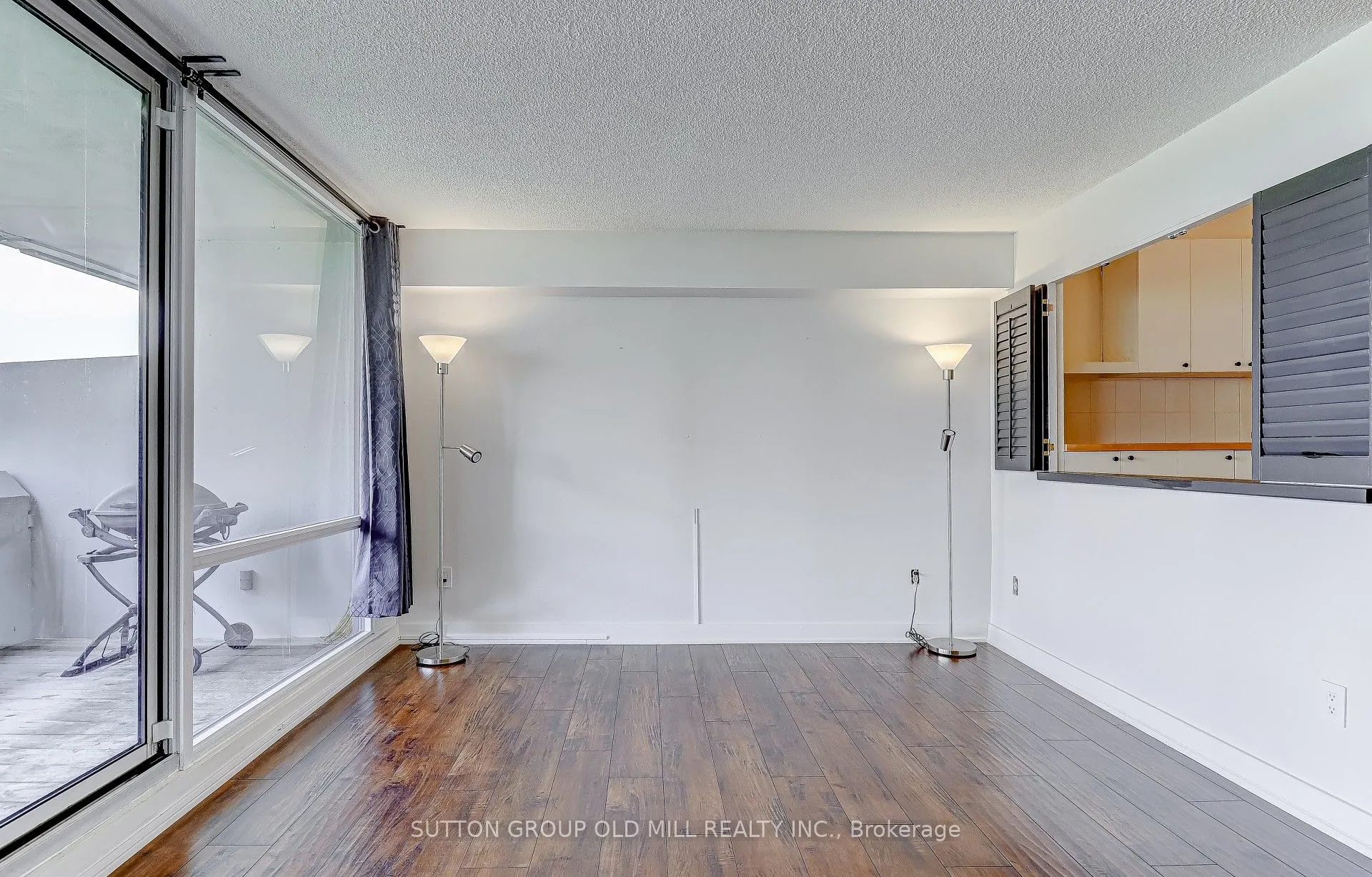 250 Scarlett Road N, #807