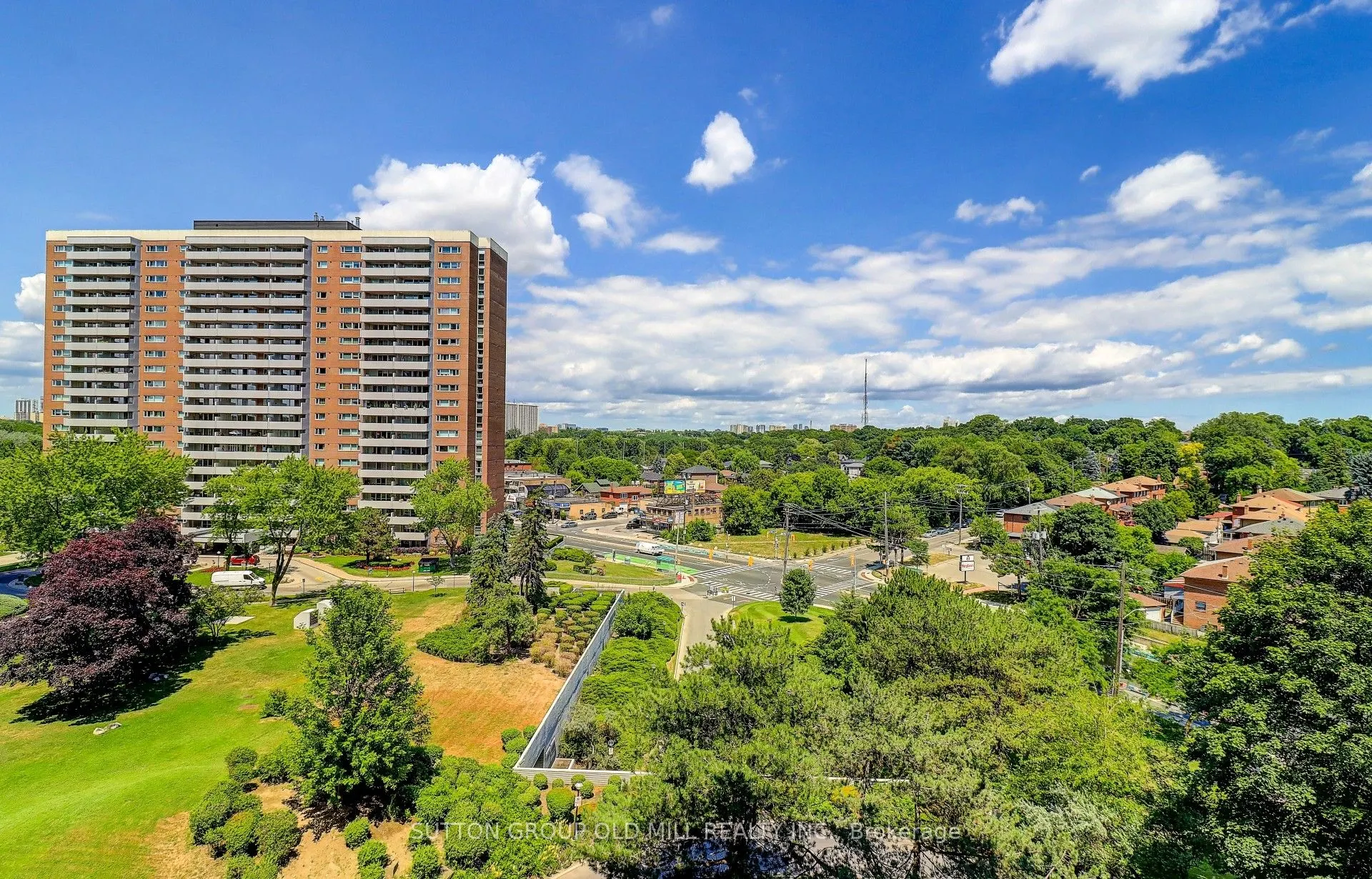 250 Scarlett Road N, #807