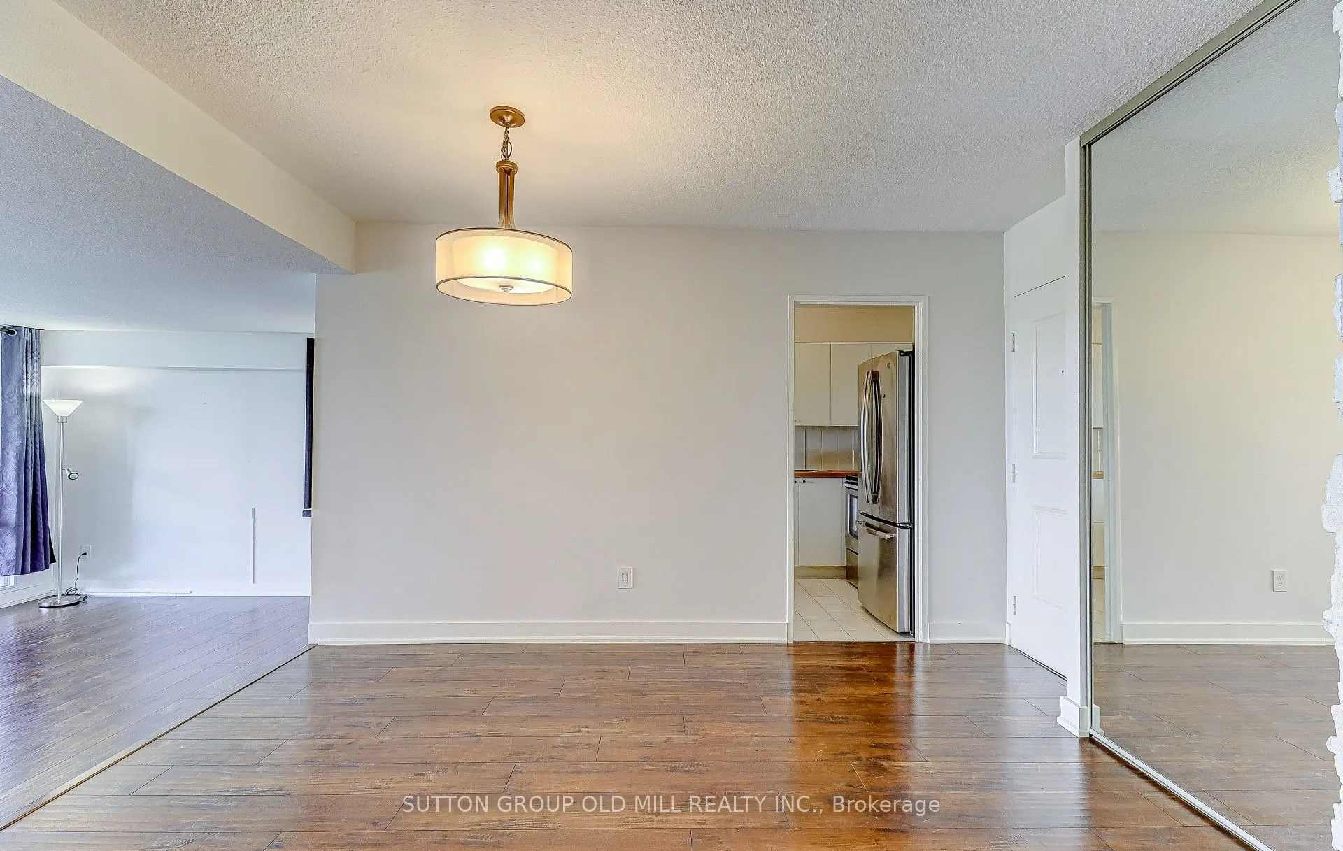 250 Scarlett Road N, #807