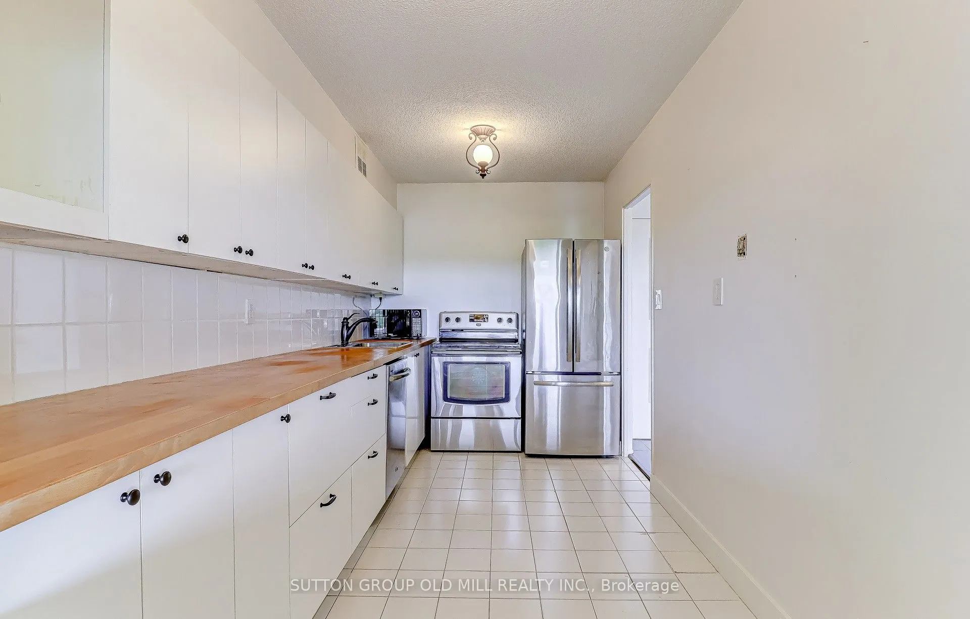 250 Scarlett Road N, #807
