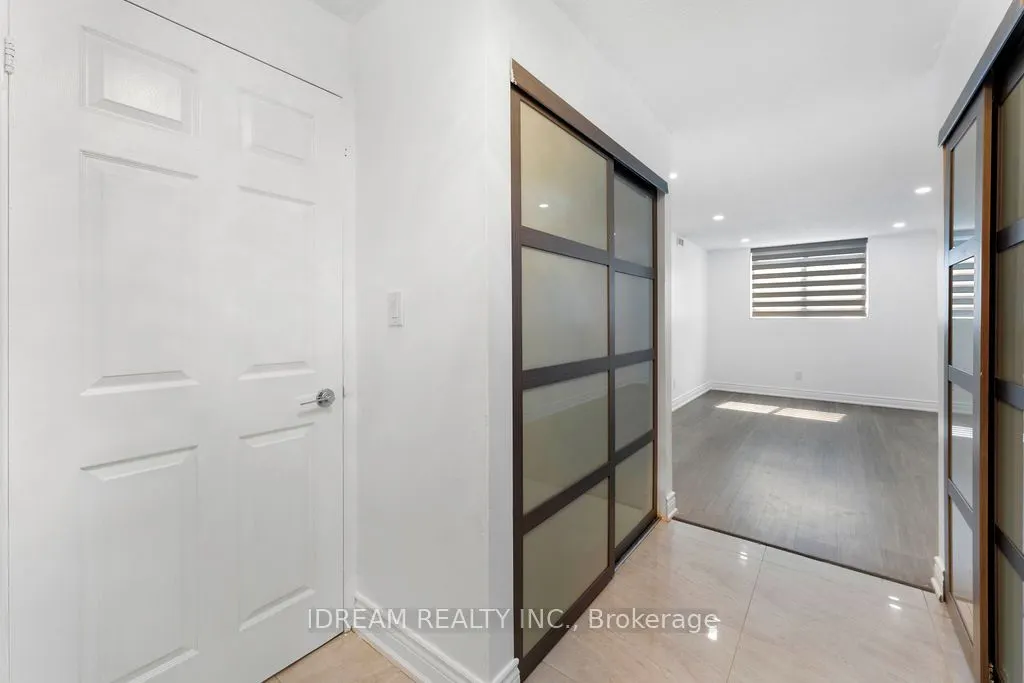 25 Agnes Street, #1208