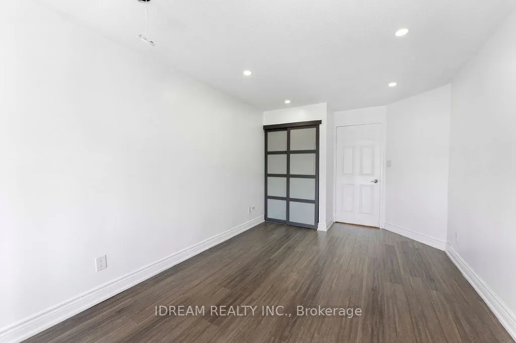 25 Agnes Street, #1208