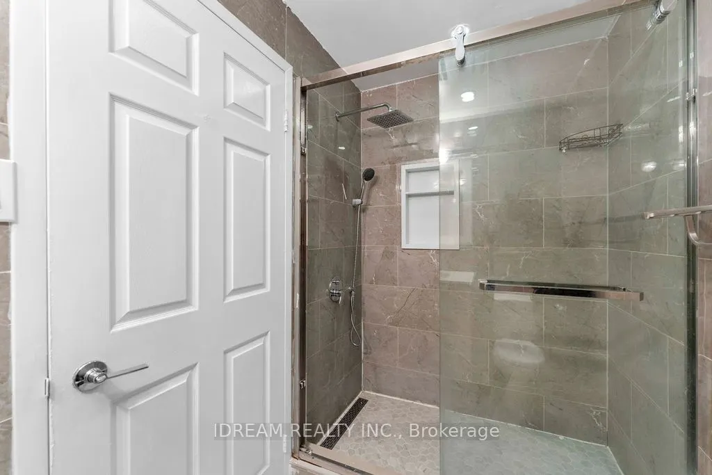 25 Agnes Street, #1208