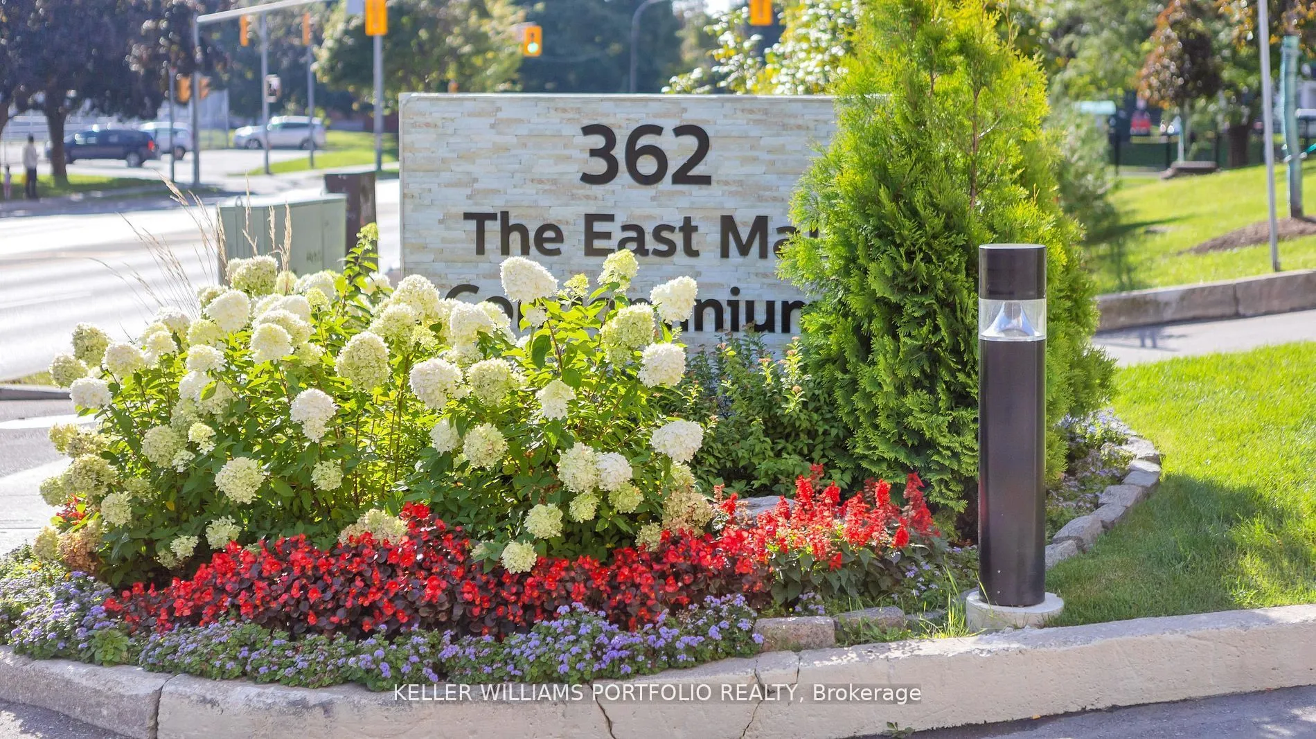 362 The East Mall E, #1006
