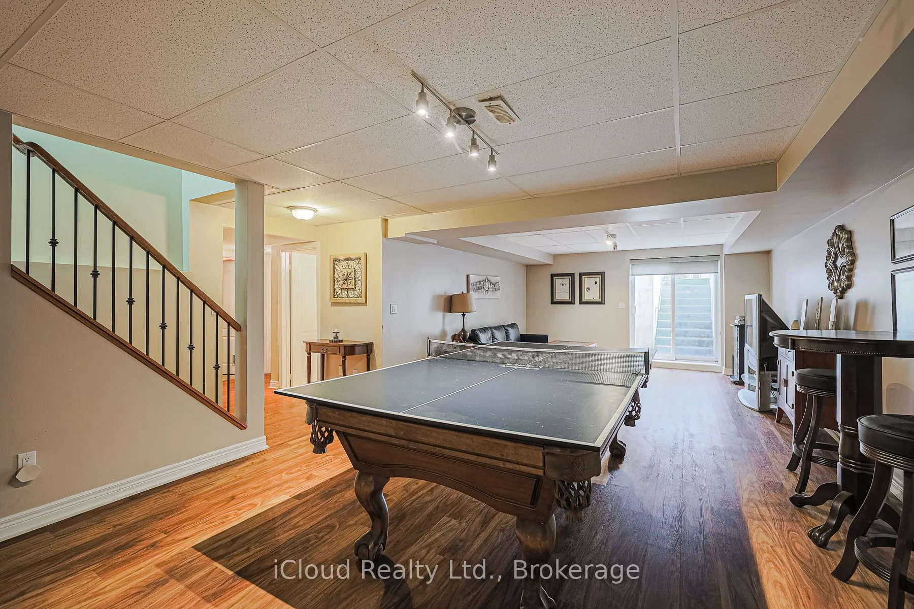 48 Donwoods Court