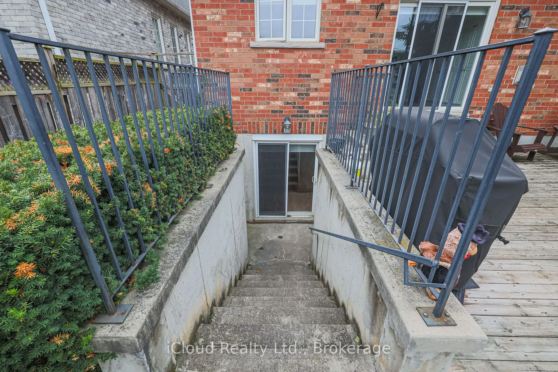 48 Donwoods Court