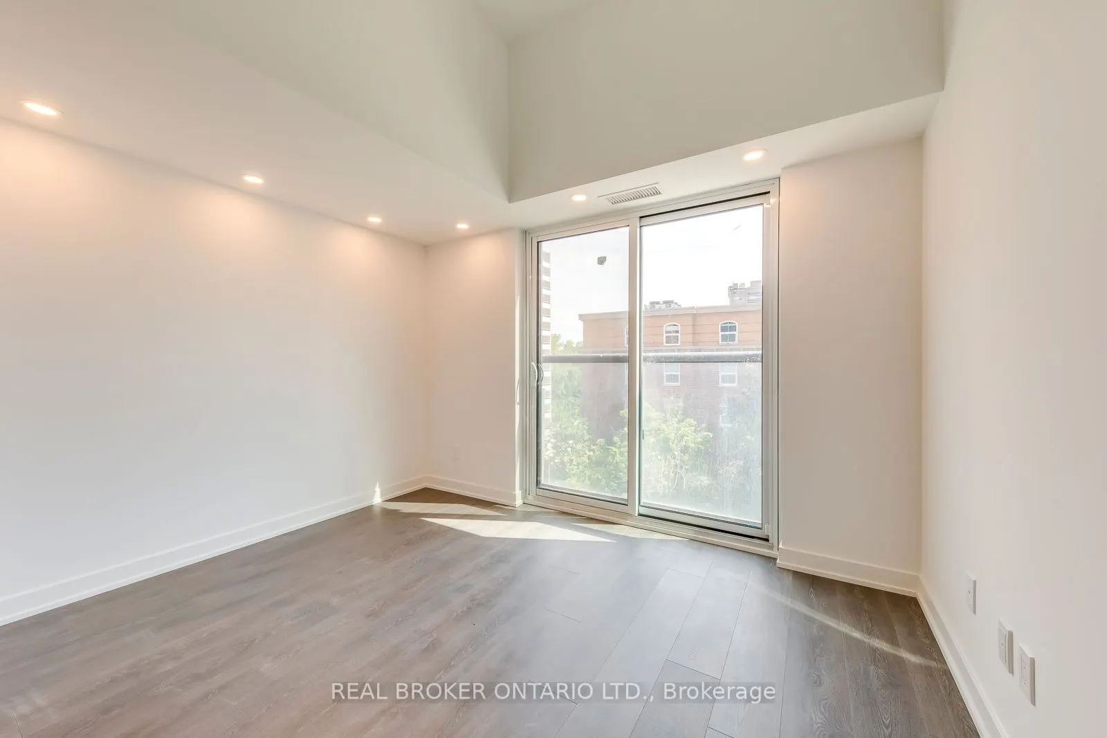 370 Martha Street, #303