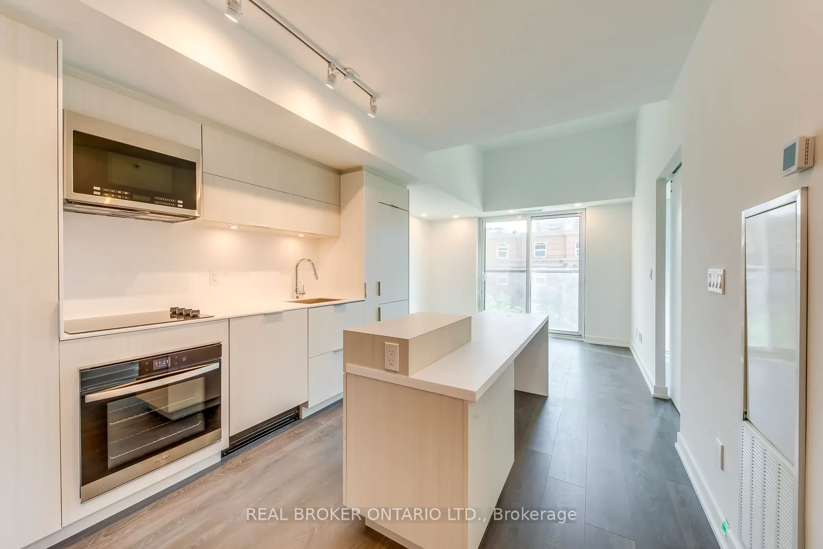 370 Martha Street, #303