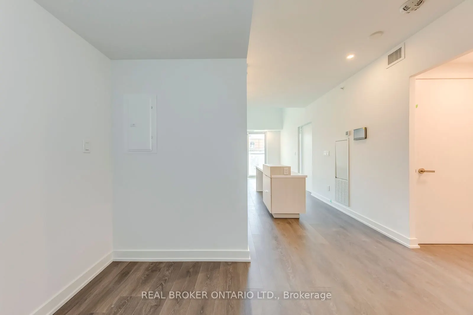 370 Martha Street, #303